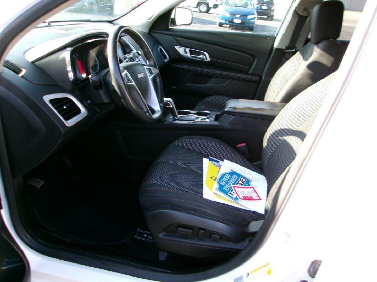2015 WHITE GMC TERRAIN SLE (2GKALREK6F6) with an 2.4L engine, Automatic transmission, located at 501 E. Columbia St., Springfield, OH, 45503, (800) 262-7122, 39.925262, -83.801796 - Photo#13