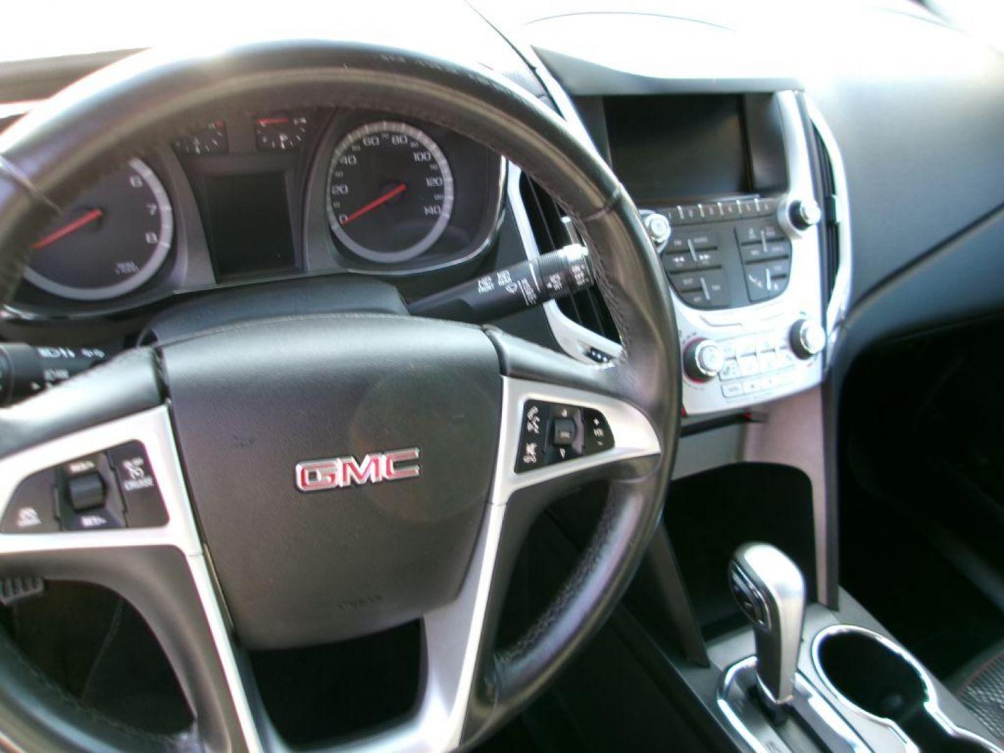 2015 WHITE GMC TERRAIN SLE (2GKALREK6F6) with an 2.4L engine, Automatic transmission, located at 501 E. Columbia St., Springfield, OH, 45503, (800) 262-7122, 39.925262, -83.801796 - Photo#14
