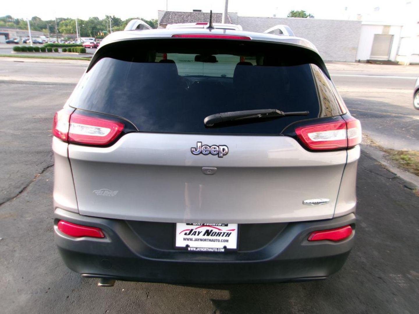 2015 GRAY JEEP CHEROKEE LATITUDE (1C4PJLCBXFW) with an 2.4L engine, Automatic transmission, located at 501 E. Columbia St., Springfield, OH, 45503, (800) 262-7122, 39.925262, -83.801796 - *** New Brakes *** Serviced and Detailed *** FWD *** Back Up Camera *** Jay North Auto has offered hand picked vehicles since 1965! Our customer's enjoy a NO pressure buying experience with a small town feel. All of our vehicles get fully inspected and detailed. We are a preferred dealer for ma - Photo#5