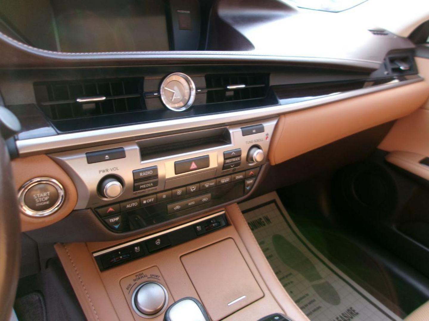2018 SILVER LEXUS ES 350 (58ABK1GGXJU) with an 3.5L engine, Automatic transmission, located at 501 E. Columbia St., Springfield, OH, 45503, (800) 262-7122, 39.925262, -83.801796 - *** New Tires *** Moonroof *** Premium Leather *** Premium Audio *** Blind Spot *** Parking Radar *** Back Up Camera *** 3.5L V6 *** Serviced and Detailed *** Lane Departure *** Radar Cruise *** Navigation *** Jay North Auto has offered hand picked vehicles since 1965! Our customer's enjoy a NO - Photo#14