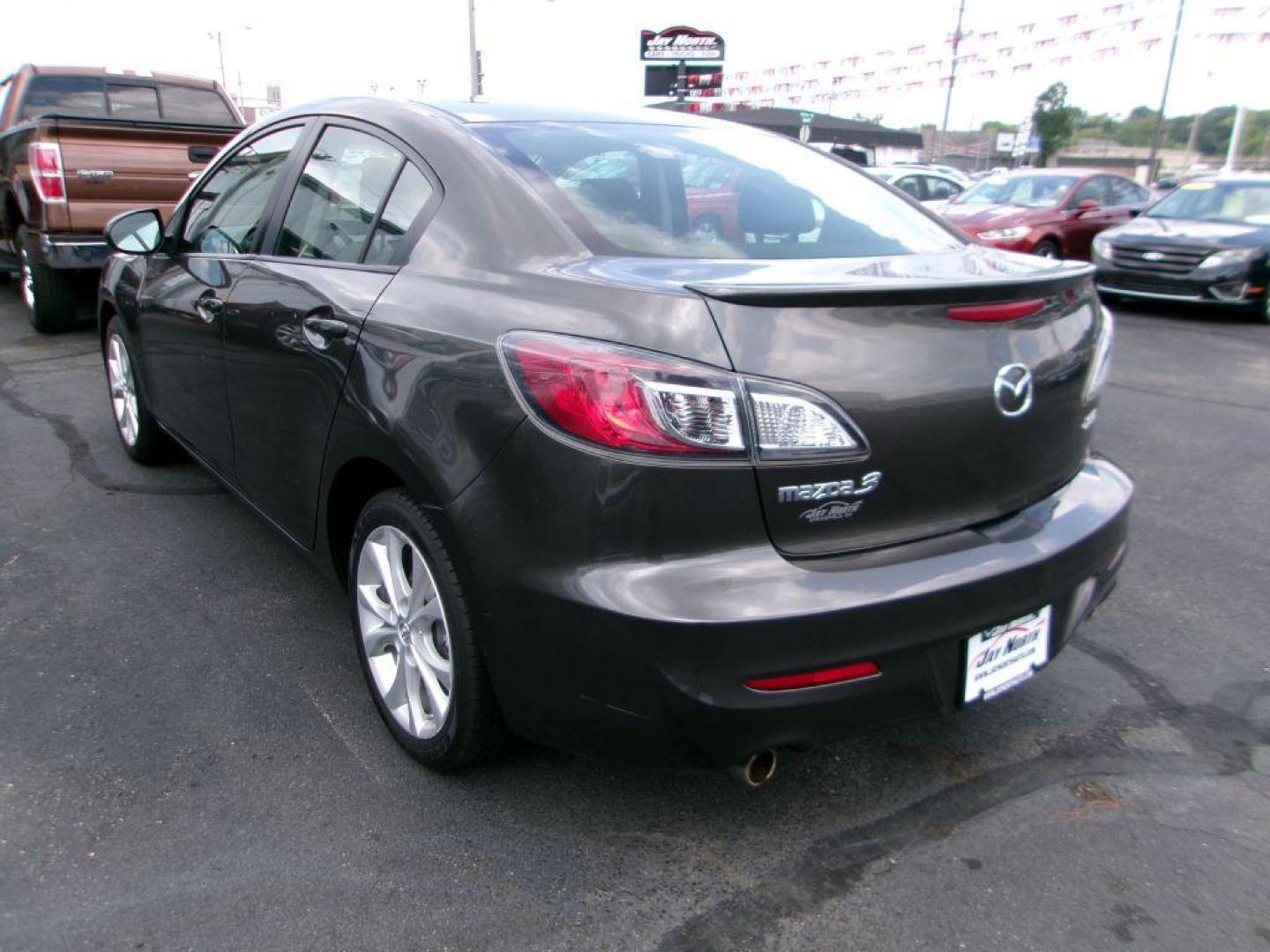 2010 GRAY MAZDA 3 S (JM1BL1S52A1) with an 2.5L engine, Automatic transmission, located at 501 E. Columbia St., Springfield, OH, 45503, (800) 262-7122, 39.925262, -83.801796 - ***New Front and Rear Brake Pads and Rotors***2.5L***Gas Saver***Serviced and Detailed*** Jay North Auto has offered hand picked vehicles since 1965! Our customer's enjoy a NO pressure buying experience with a small town feel. All of our vehicles get fully inspected and detailed. We are a pref - Photo#5