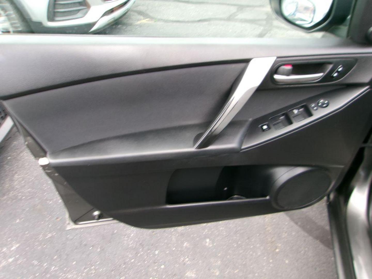 2010 GRAY MAZDA 3 S (JM1BL1S52A1) with an 2.5L engine, Automatic transmission, located at 501 E. Columbia St., Springfield, OH, 45503, (800) 262-7122, 39.925262, -83.801796 - ***New Front and Rear Brake Pads and Rotors***2.5L***Gas Saver***Serviced and Detailed*** Jay North Auto has offered hand picked vehicles since 1965! Our customer's enjoy a NO pressure buying experience with a small town feel. All of our vehicles get fully inspected and detailed. We are a pref - Photo#7