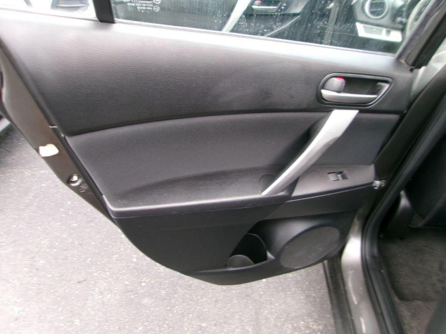 2010 GRAY MAZDA 3 S (JM1BL1S52A1) with an 2.5L engine, Automatic transmission, located at 501 E. Columbia St., Springfield, OH, 45503, (800) 262-7122, 39.925262, -83.801796 - ***New Front and Rear Brake Pads and Rotors***2.5L***Gas Saver***Serviced and Detailed*** Jay North Auto has offered hand picked vehicles since 1965! Our customer's enjoy a NO pressure buying experience with a small town feel. All of our vehicles get fully inspected and detailed. We are a pref - Photo#10