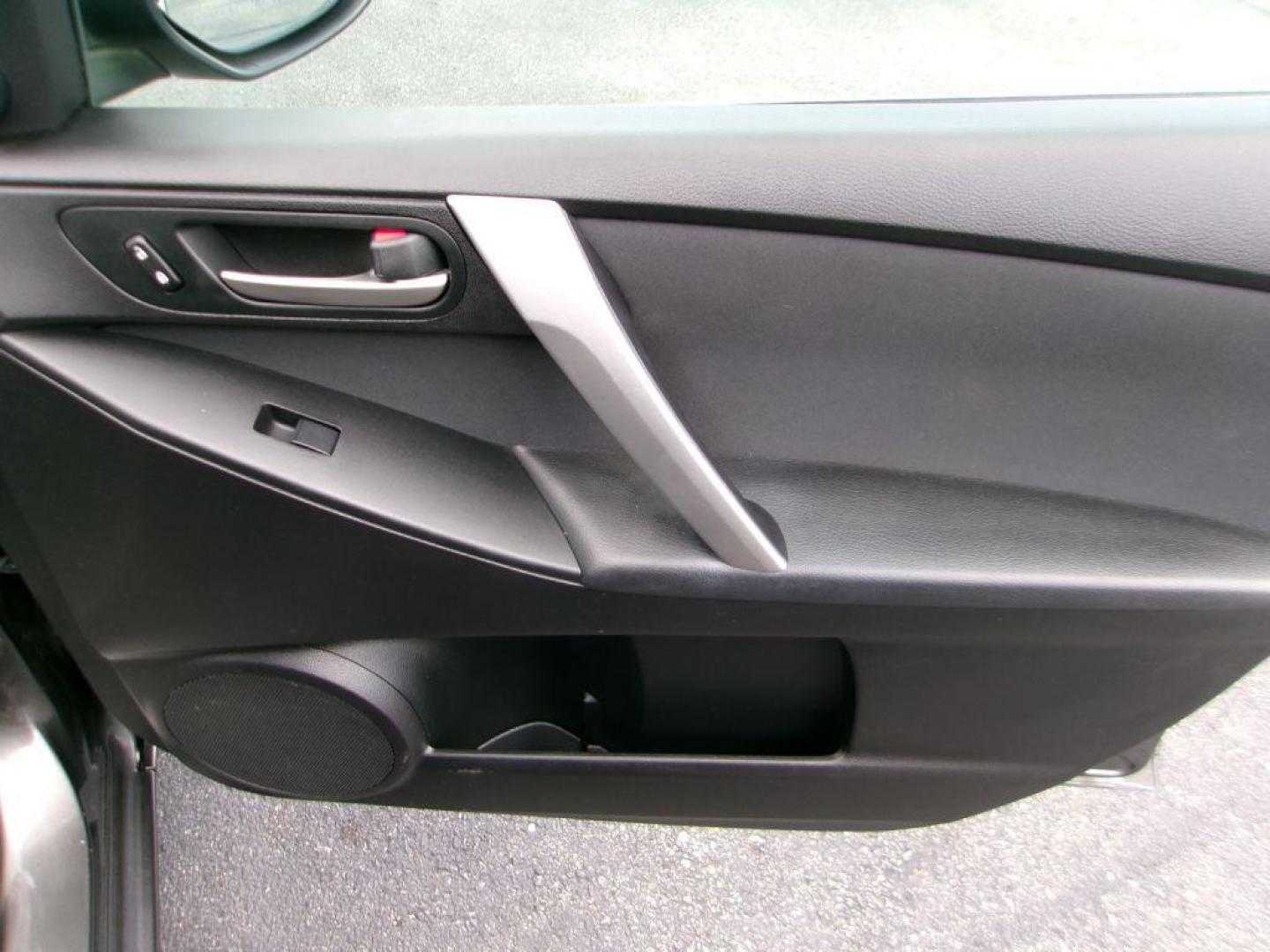 2010 GRAY MAZDA 3 S (JM1BL1S52A1) with an 2.5L engine, Automatic transmission, located at 501 E. Columbia St., Springfield, OH, 45503, (800) 262-7122, 39.925262, -83.801796 - ***New Front and Rear Brake Pads and Rotors***2.5L***Gas Saver***Serviced and Detailed*** Jay North Auto has offered hand picked vehicles since 1965! Our customer's enjoy a NO pressure buying experience with a small town feel. All of our vehicles get fully inspected and detailed. We are a pref - Photo#15