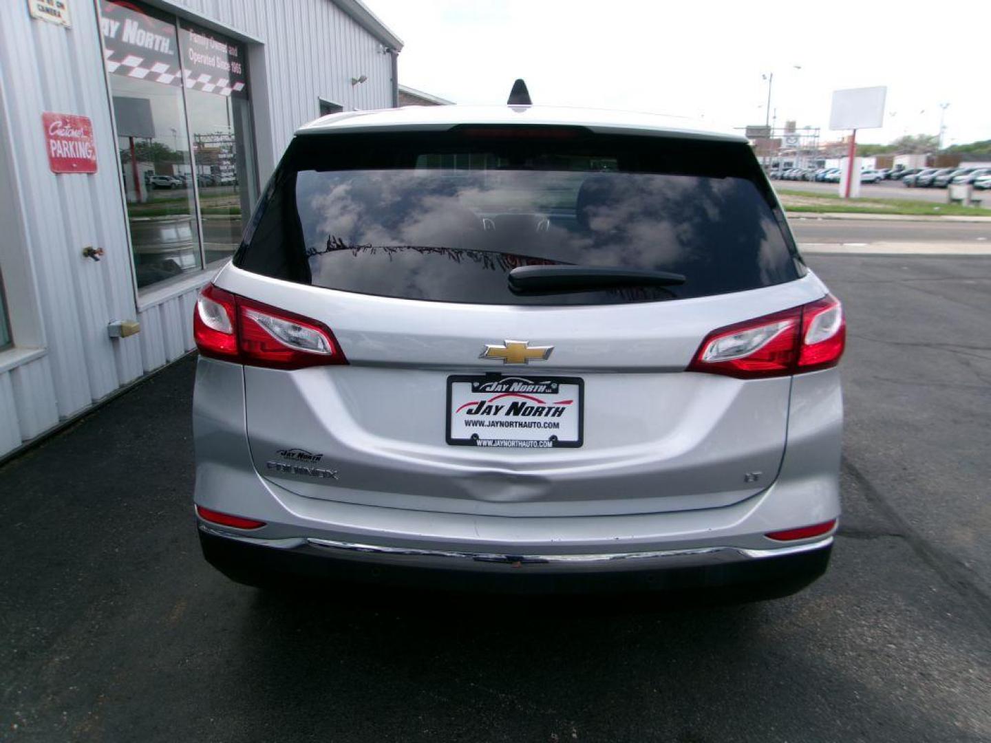 2021 SILVER CHEVROLET EQUINOX LT (3GNAXJEV5MS) with an 1.5L engine, Automatic transmission, located at 501 E. Columbia St., Springfield, OH, 45503, (800) 262-7122, 39.925262, -83.801796 - *** New Tires *** Tune Up *** New Brakes *** Serviced and Detailed *** Back Up Camera *** Lane Departure Warning w/ Blind zone *** 28 MPG *** FWD *** Jay North Auto has offered hand picked vehicles since 1965! Our customer's enjoy a NO pressure buying experience with a small town feel. All of o - Photo#4