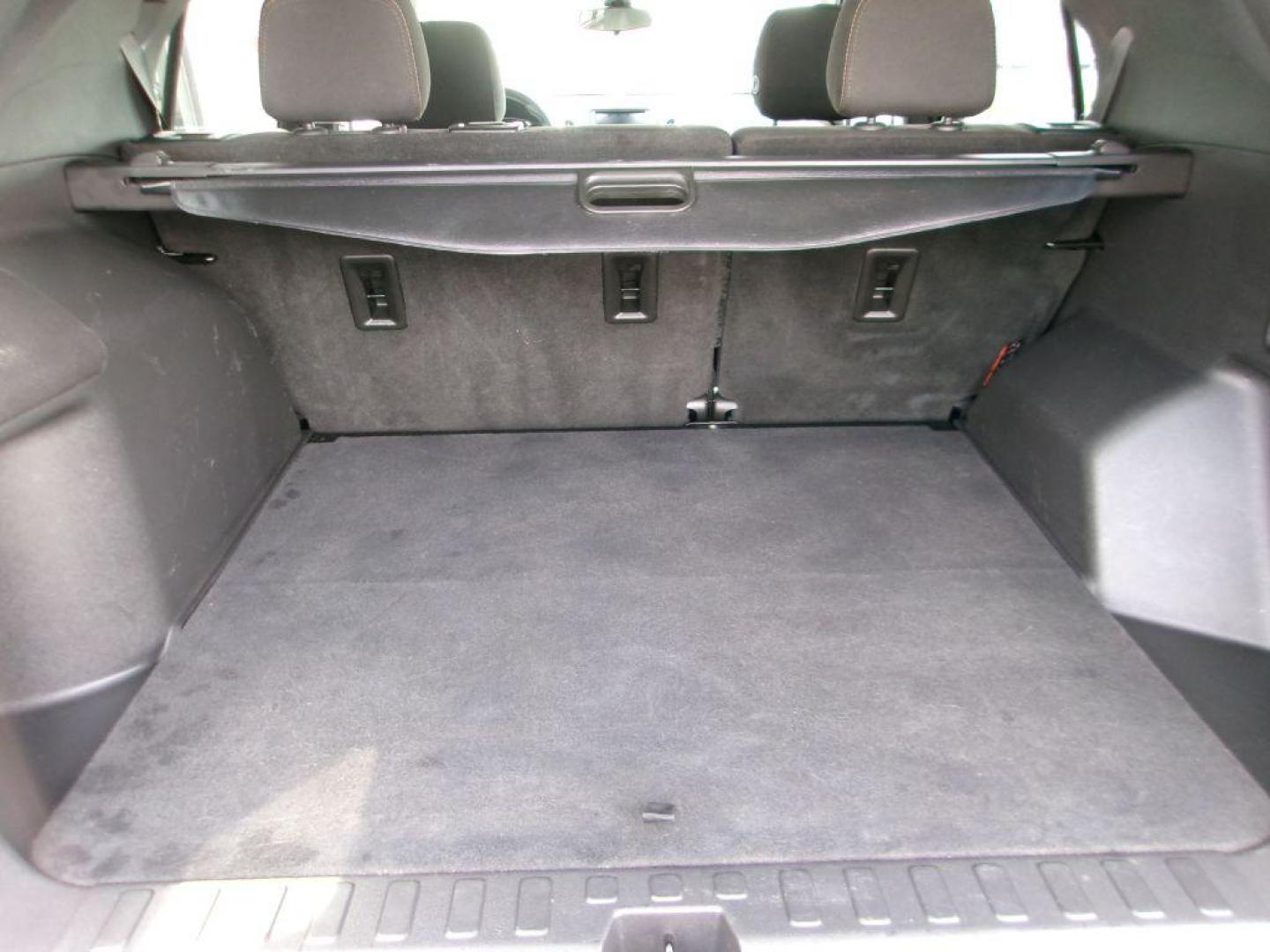 2021 SILVER CHEVROLET EQUINOX LT (3GNAXJEV5MS) with an 1.5L engine, Automatic transmission, located at 501 E. Columbia St., Springfield, OH, 45503, (800) 262-7122, 39.925262, -83.801796 - *** New Tires *** Tune Up *** New Brakes *** Serviced and Detailed *** Back Up Camera *** Lane Departure Warning w/ Blind zone *** 28 MPG *** FWD *** Jay North Auto has offered hand picked vehicles since 1965! Our customer's enjoy a NO pressure buying experience with a small town feel. All of o - Photo#12