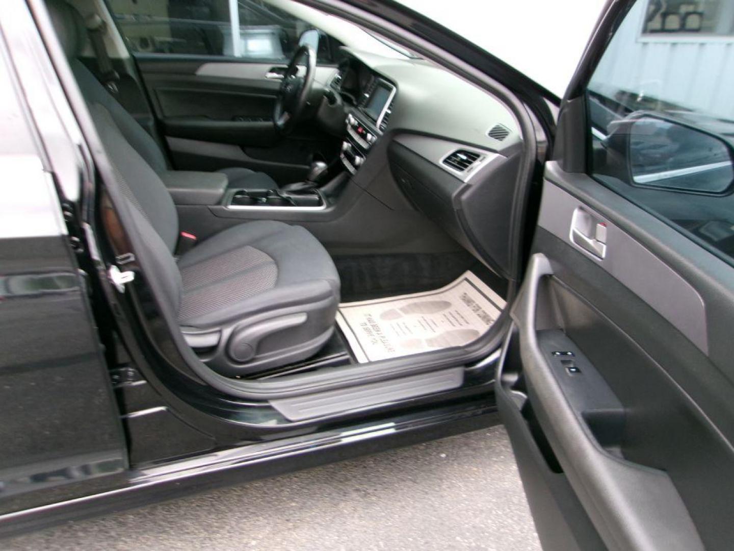 2018 BLACK HYUNDAI SONATA SEL (5NPE34AF4JH) with an 2.4L engine, Automatic transmission, located at 501 E. Columbia St., Springfield, OH, 45503, (800) 262-7122, 39.925262, -83.801796 - ADVANCED SAFETY TECHNOLOGY Blind Spot Detection System w/ Rear Cross-Traffic Alert INCLUDED Vehicle Stability Management (VSM) w/ Traction Control INCLUDED ABS w/ Electronic Brake Force Distribution and Brake Assist INCLUDED Front, Front Side Impact, Side Curtain and Driver Knee Airbags - Photo#17