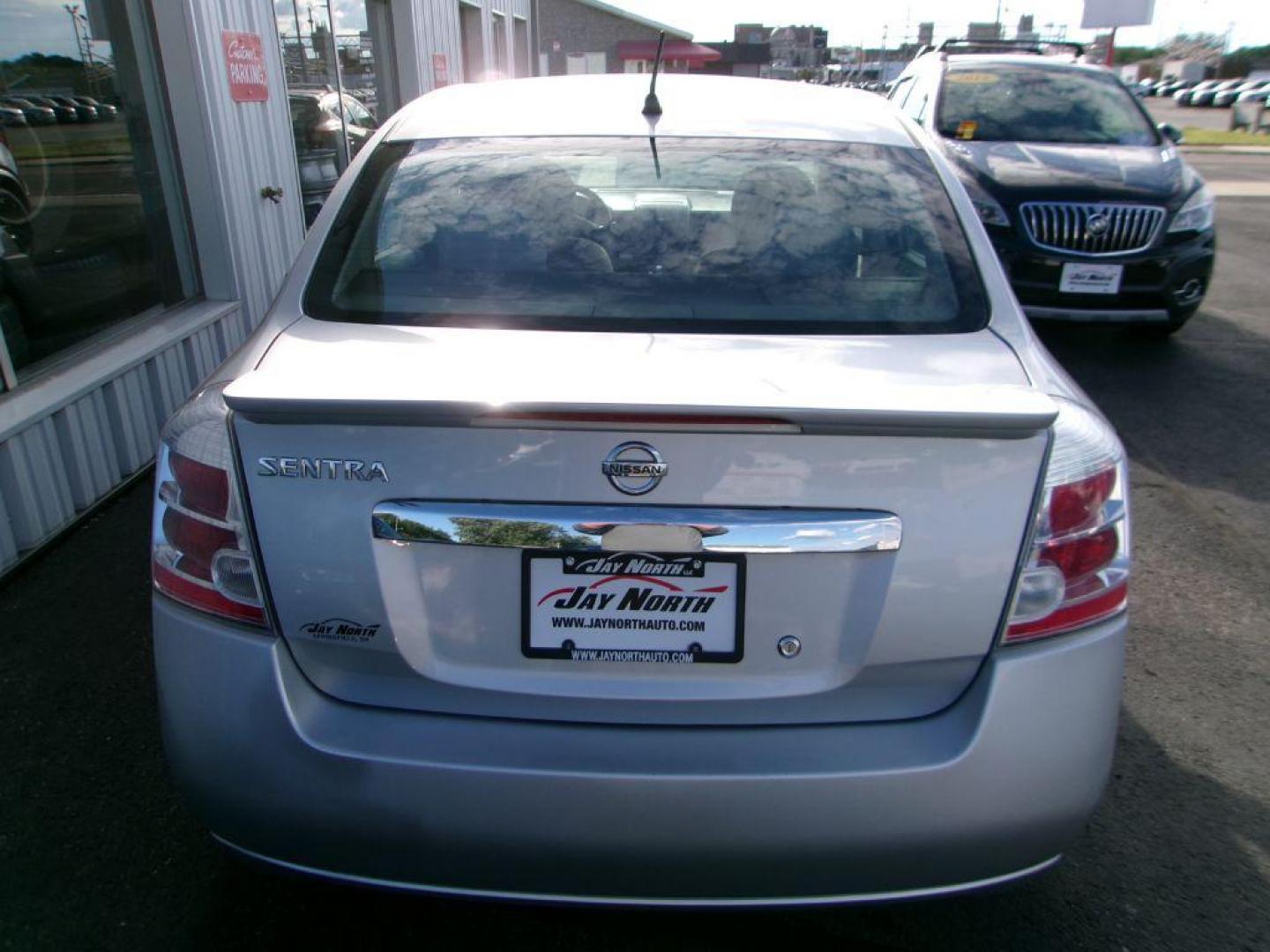 2012 SILVER NISSAN SENTRA 2.0 S (3N1AB6AP5CL) with an 2.0L engine, Continuously Variable transmission, located at 501 E. Columbia St., Springfield, OH, 45503, (800) 262-7122, 39.925262, -83.801796 - *** 24 Service Records On CarFax *** New Brakes *** Serviced and Detailed *** S *** FWD *** NICE!!! *** Jay North Auto has offered hand picked vehicles since 1965! Our customer's enjoy a NO pressure buying experience with a small town feel. All of our vehicles get fully inspected and detailed. - Photo#4