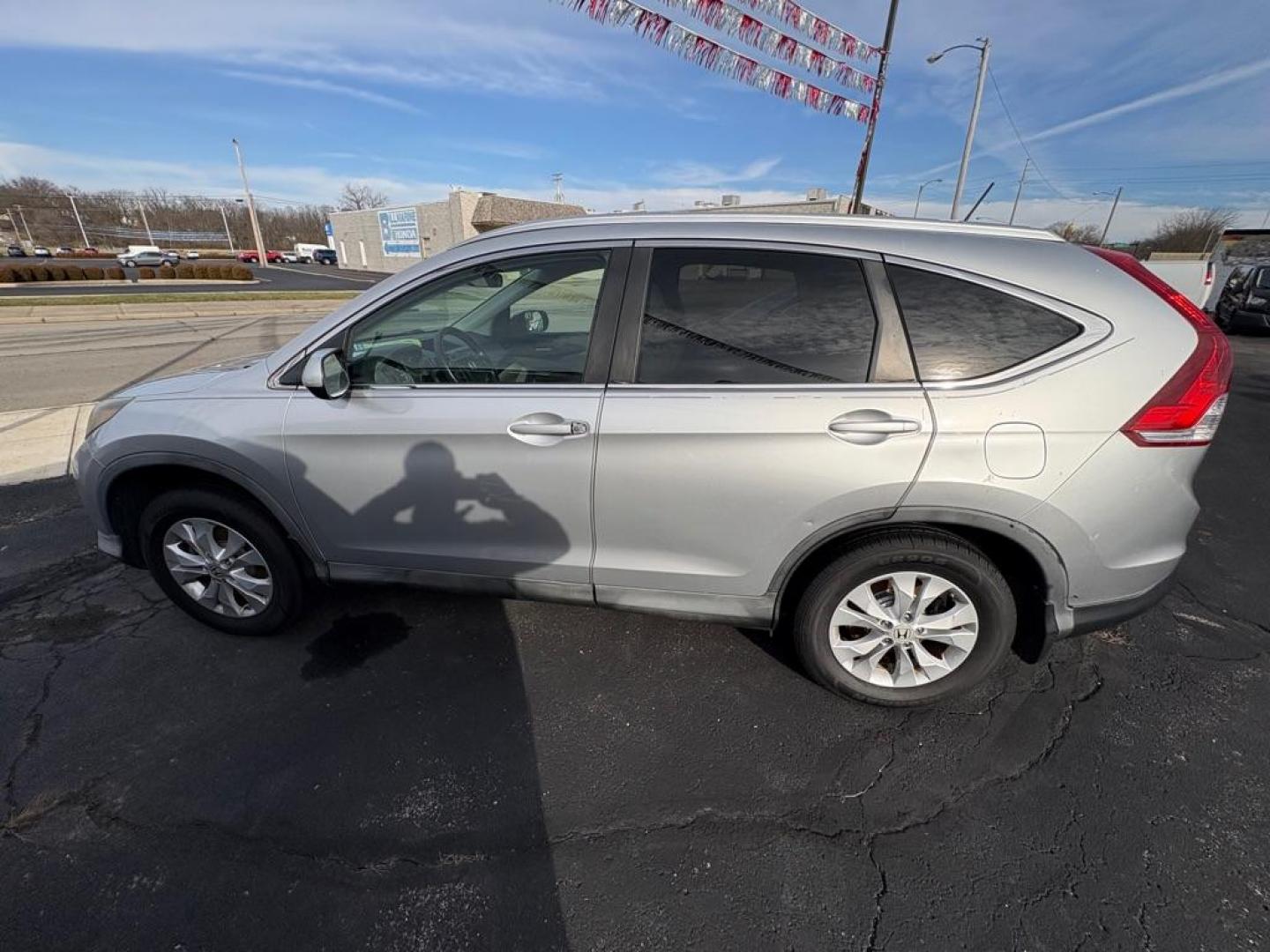 2012 SILVER HONDA CR-V EXL (2HKRM3H77CH) with an 2.4L engine, Automatic transmission, located at 501 E. Columbia St., Springfield, OH, 45503, (800) 262-7122, 39.925262, -83.801796 - *** New Tires*** Updated Timing w/ Honda Parts *** New Brakes *** Tune Up *** New Front Struts *** New Wipers *** New Battery *** Serviced and Detailed *** EXL *** FWD *** Jay North Auto has offered hand picked vehicles since 1965! Our customer's enjoy a NO pressure buying experience with a sma - Photo#5