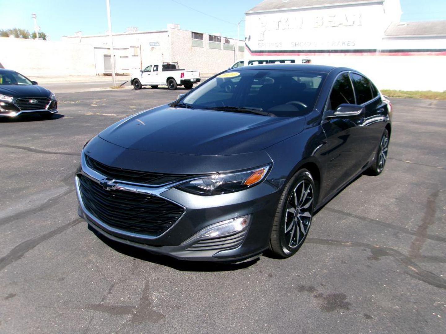 2020 GRAY CHEVROLET MALIBU RS (1G1ZG5ST2LF) with an 1.5L engine, Continuously Variable transmission, located at 501 E. Columbia St., Springfield, OH, 45503, (800) 262-7122, 39.925262, -83.801796 - Photo#6