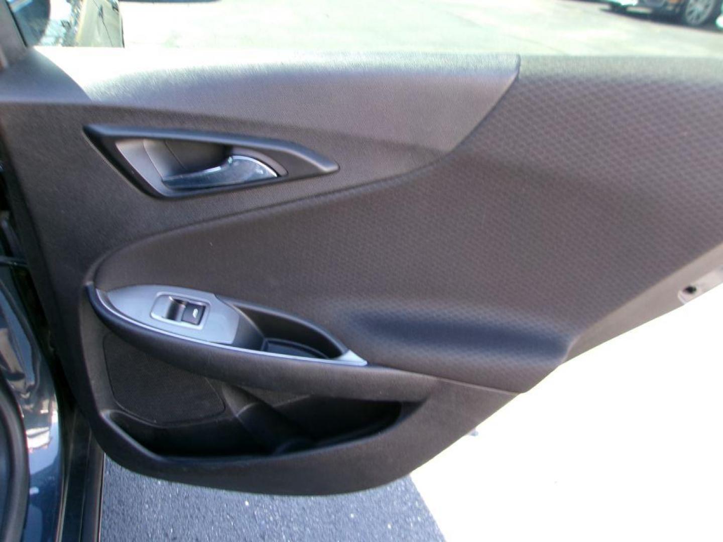 2020 GRAY CHEVROLET MALIBU RS (1G1ZG5ST2LF) with an 1.5L engine, Continuously Variable transmission, located at 501 E. Columbia St., Springfield, OH, 45503, (800) 262-7122, 39.925262, -83.801796 - Photo#13