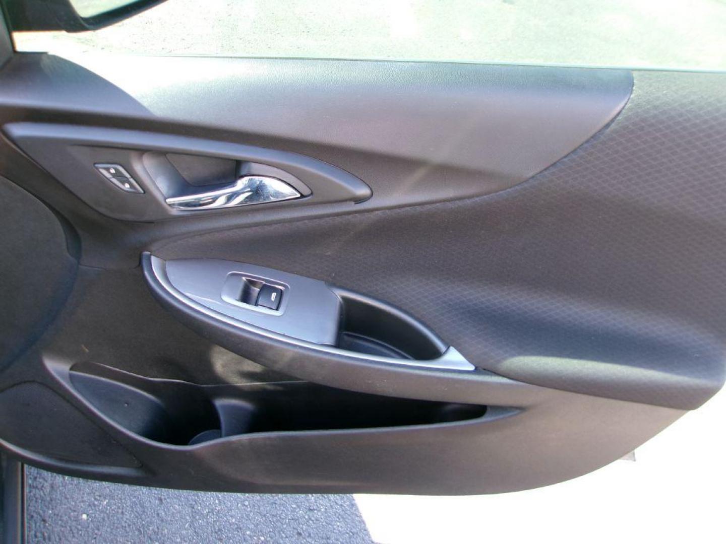 2020 GRAY CHEVROLET MALIBU RS (1G1ZG5ST2LF) with an 1.5L engine, Continuously Variable transmission, located at 501 E. Columbia St., Springfield, OH, 45503, (800) 262-7122, 39.925262, -83.801796 - Photo#15