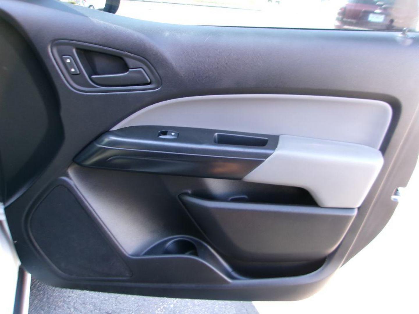 2020 WHITE CHEVROLET COLORADO WT EXT CAB (1GCHSBEA2L1) with an 2.5L engine, Automatic transmission, located at 501 E. Columbia St., Springfield, OH, 45503, (800) 262-7122, 39.925262, -83.801796 - ***1-Owner***Ext Cab***Work Truck***Rear Camera***New Tires***All New Pads and Rotors***Serviced and Detailed*** Jay North Auto has offered hand picked vehicles since 1965! Our customer's enjoy a NO pressure buying experience with a small town feel. All of our vehicles get fully inspected and - Photo#11