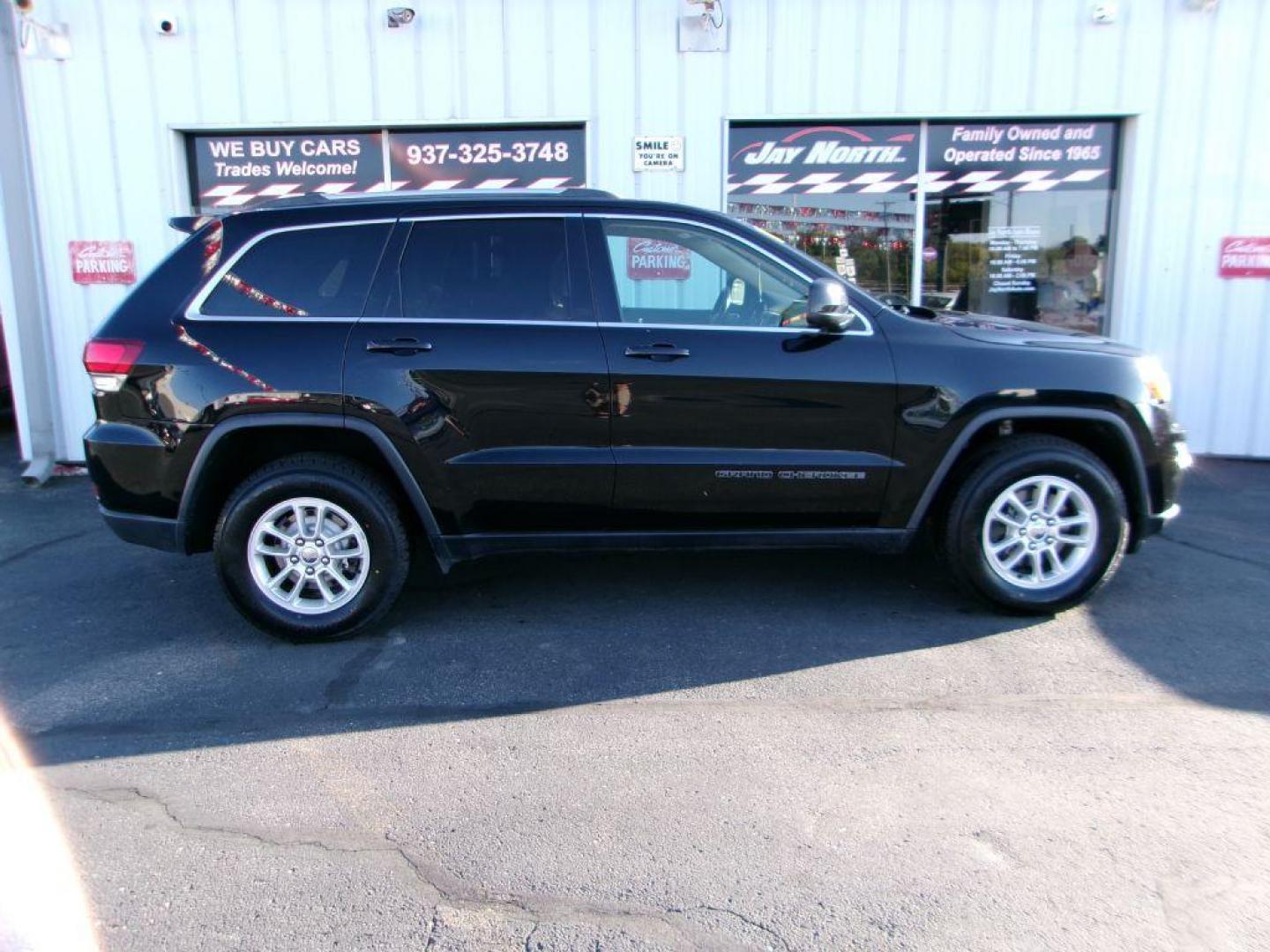 2020 BLACK JEEP GRAND CHEROKEE LAREDO (1C4RJFAG1LC) with an 3.6L engine, Automatic transmission, located at 501 E. Columbia St., Springfield, OH, 45503, (800) 262-7122, 39.925262, -83.801796 - ***Grand Cherokee***Lardeo E***Apple Carplay and Android Auto***4X4***Blind Spot***Cross-Path Detection***New Front and Rear Brake Pads and Rotors***New Tires***Serviced and Detailed*** Jay North Auto has offered hand picked vehicles since 1965! Our customer's enjoy a NO pressure buying experie - Photo#2