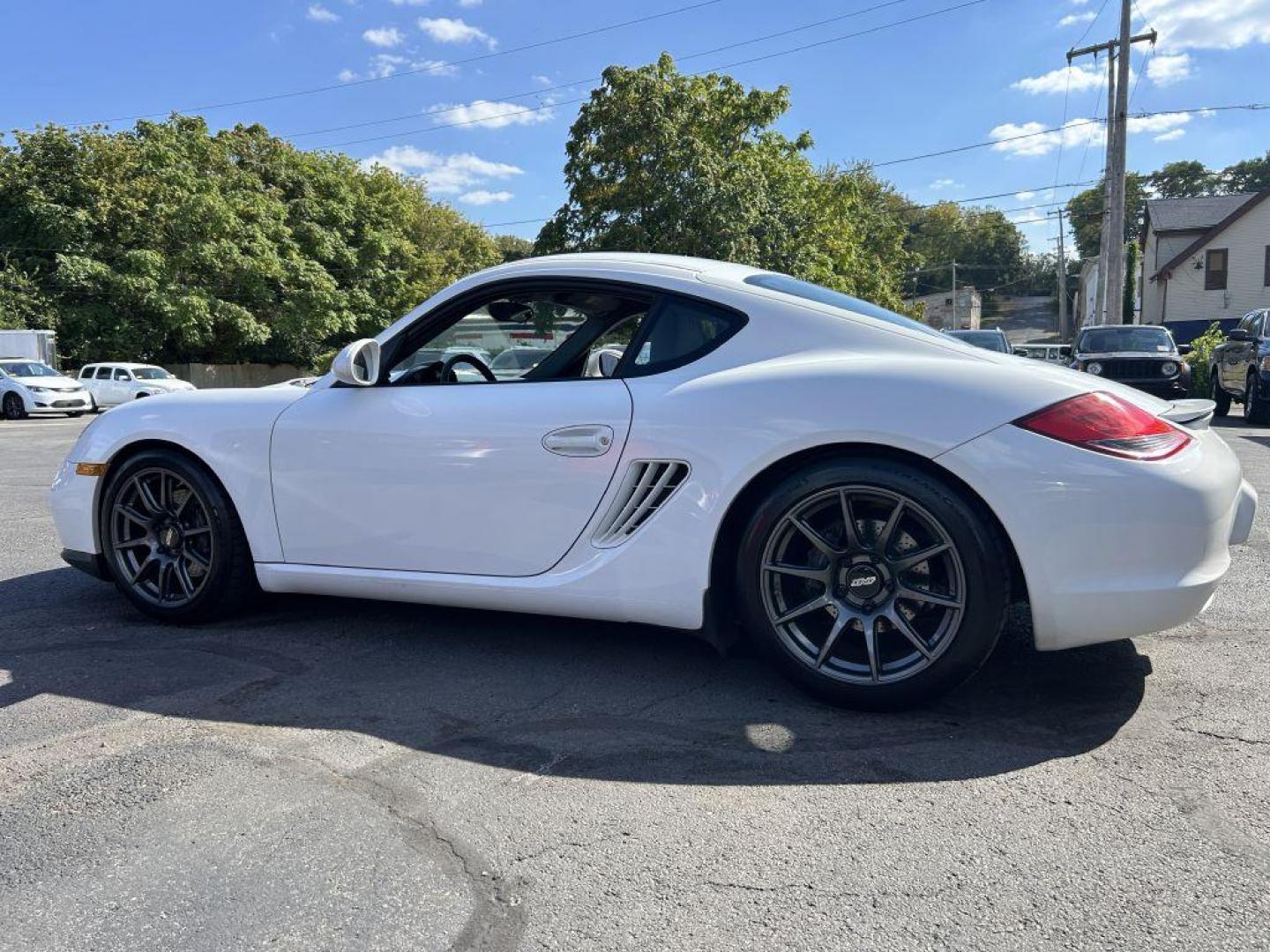 2009 WHITE PORSCHE CAYMAN (WP0AA29849U) with an 2.9L engine, 6-Speed Manual transmission, located at 501 E. Columbia St., Springfield, OH, 45503, (800) 262-7122, 39.925262, -83.801796 - ***6 Speed Manual!!*** 2009 987.2 Cayman 2.9L For those in the know, the 987.2 Cayman (2009-2012) is the sweet spot -- continuing the light weight body of the original Cayman while introducing the newer, ultra reliable 9A1 engine series that eliminated the troublesome IMS bearings that caused so - Photo#6
