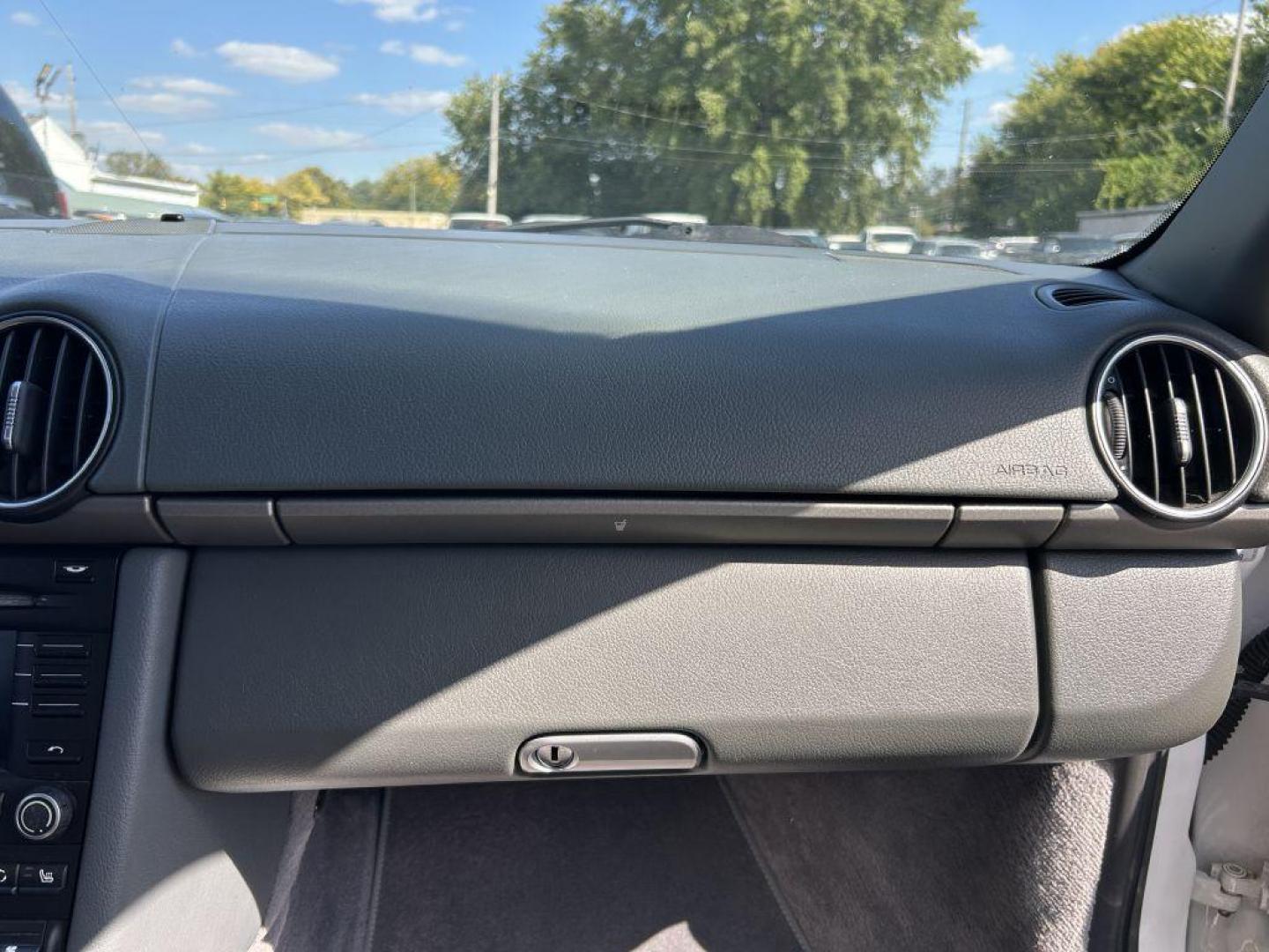 2009 WHITE PORSCHE CAYMAN (WP0AA29849U) with an 2.9L engine, 6-Speed Manual transmission, located at 501 E. Columbia St., Springfield, OH, 45503, (800) 262-7122, 39.925262, -83.801796 - ***6 Speed Manual!!*** 2009 987.2 Cayman 2.9L For those in the know, the 987.2 Cayman (2009-2012) is the sweet spot -- continuing the light weight body of the original Cayman while introducing the newer, ultra reliable 9A1 engine series that eliminated the troublesome IMS bearings that caused so - Photo#14