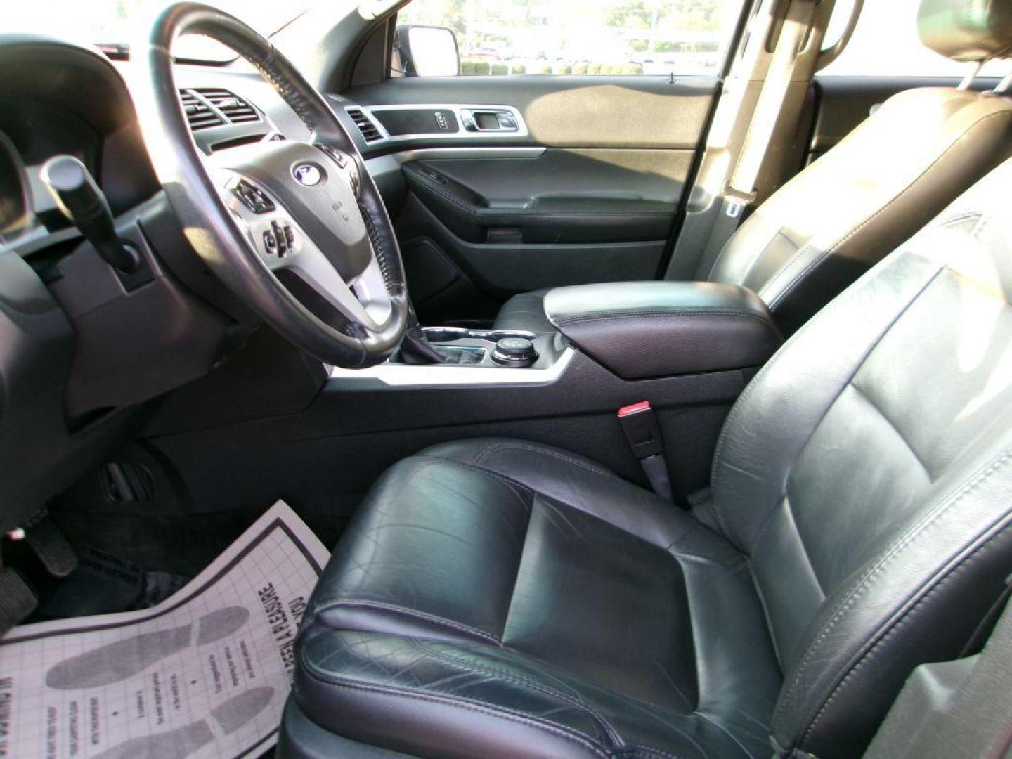 2015 GRAY FORD EXPLORER XLT (1FM5K8D84FG) with an 3.5L engine, Automatic transmission, located at 501 E. Columbia St., Springfield, OH, 45503, (800) 262-7122, 39.925262, -83.801796 - ***XLT***4WD***New Tires***All New Brake Pads and Rotors***New Battery***New Spark Plugs***Serviced and Detailed*** Jay North Auto has offered hand picked vehicles since 1965! Our customer's enjoy a NO pressure buying experience with a small town feel. All of our vehicles get fully inspected a - Photo#6