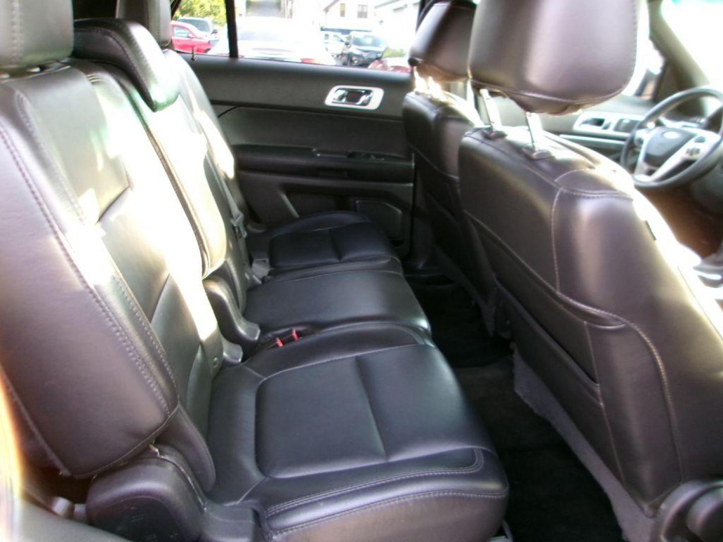 2015 GRAY FORD EXPLORER XLT (1FM5K8D84FG) with an 3.5L engine, Automatic transmission, located at 501 E. Columbia St., Springfield, OH, 45503, (800) 262-7122, 39.925262, -83.801796 - ***XLT***4WD***New Tires***All New Brake Pads and Rotors***New Battery***New Spark Plugs***Serviced and Detailed*** Jay North Auto has offered hand picked vehicles since 1965! Our customer's enjoy a NO pressure buying experience with a small town feel. All of our vehicles get fully inspected a - Photo#14
