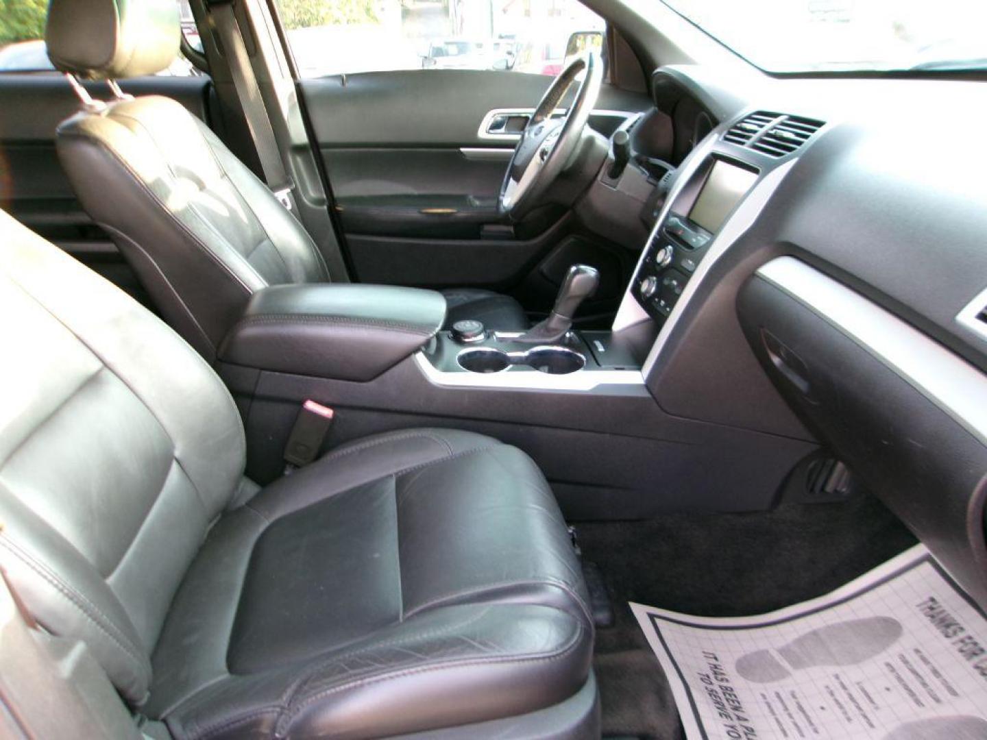 2015 GRAY FORD EXPLORER XLT (1FM5K8D84FG) with an 3.5L engine, Automatic transmission, located at 501 E. Columbia St., Springfield, OH, 45503, (800) 262-7122, 39.925262, -83.801796 - ***XLT***4WD***New Tires***All New Brake Pads and Rotors***New Battery***New Spark Plugs***Serviced and Detailed*** Jay North Auto has offered hand picked vehicles since 1965! Our customer's enjoy a NO pressure buying experience with a small town feel. All of our vehicles get fully inspected a - Photo#16