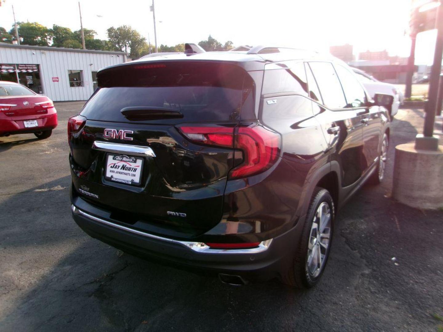 2018 BLACK GMC TERRAIN SLT (3GKALVEX8JL) with an 2.0L engine, Automatic transmission, located at 501 E. Columbia St., Springfield, OH, 45503, (800) 262-7122, 39.925262, -83.801796 - ***Clean Carfax***New Tires***SLT***New Front Brake Pads and Rotors***Leather Seating***Moonroof***Serviced and Detailed*** Jay North Auto has offered hand picked vehicles since 1965! Our customer's enjoy a NO pressure buying experience with a small town feel. All of our vehicles get fully ins - Photo#4