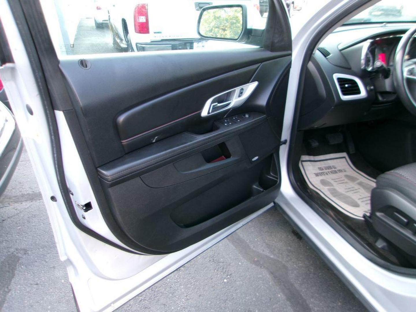 2016 SILVER GMC TERRAIN SLE (2GKALNEK4G6) with an 2.4L engine, Automatic transmission, located at 501 E. Columbia St., Springfield, OH, 45503, (800) 262-7122, 39.925262, -83.801796 - *** Updated Timing *** Tune Up *** Serviced *** SLE *** FWD *** 20 Service Records on Clean CarFax *** Jay North Auto has offered hand picked vehicles since 1965! Our customer's enjoy a NO pressure buying experience with a small town feel. All of our vehicles get fully inspected and detailed. W - Photo#10