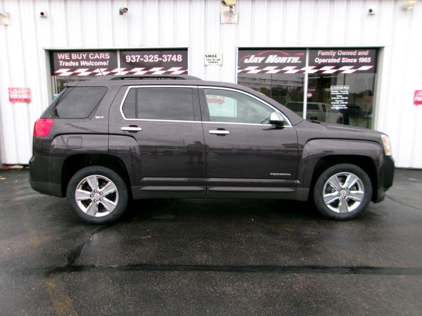 2014 GRAY GMC TERRAIN SLT (2GKALSEK5E6) with an 2.4L engine, Automatic transmission, located at 501 E. Columbia St., Springfield, OH, 45503, (800) 262-7122, 39.925262, -83.801796 - *** SLT *** FWD *** Leather *** Moonroof *** Power Liftgate *** Pioneer Audio *** New Tires *** Serviced and Detailed *** Jay North Auto has offered hand picked vehicles since 1965! Our customer's enjoy a NO pressure buying experience with a small town feel. All of our vehicles get fully inspect - Photo#2