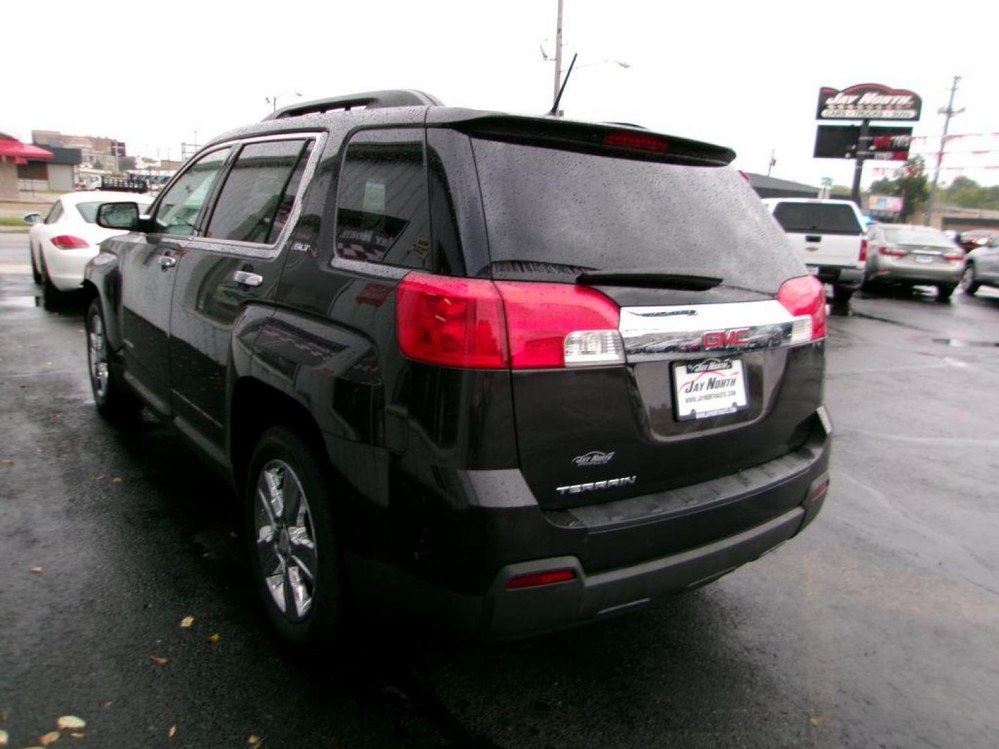 2014 GRAY GMC TERRAIN SLT (2GKALSEK5E6) with an 2.4L engine, Automatic transmission, located at 501 E. Columbia St., Springfield, OH, 45503, (800) 262-7122, 39.925262, -83.801796 - *** SLT *** FWD *** Leather *** Moonroof *** Power Liftgate *** Pioneer Audio *** New Tires *** Serviced and Detailed *** Jay North Auto has offered hand picked vehicles since 1965! Our customer's enjoy a NO pressure buying experience with a small town feel. All of our vehicles get fully inspect - Photo#5