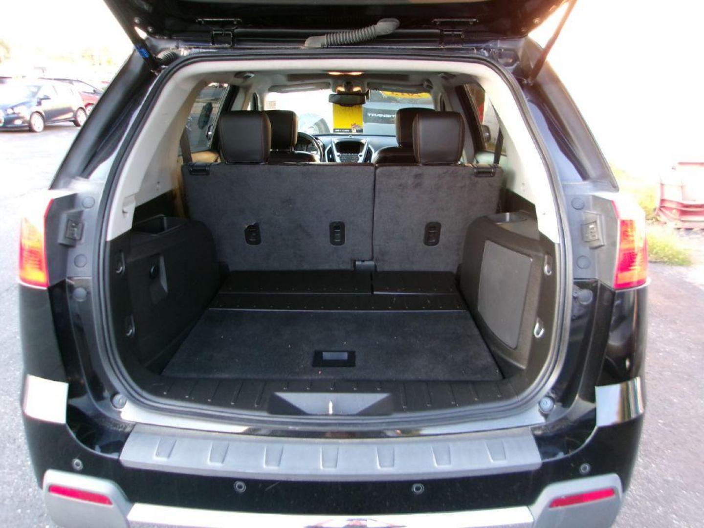 2015 BLACK GMC TERRAIN SLT (2GKALTEK9F6) with an 2.4L engine, Automatic transmission, located at 501 E. Columbia St., Springfield, OH, 45503, (800) 262-7122, 39.925262, -83.801796 - Photo#6