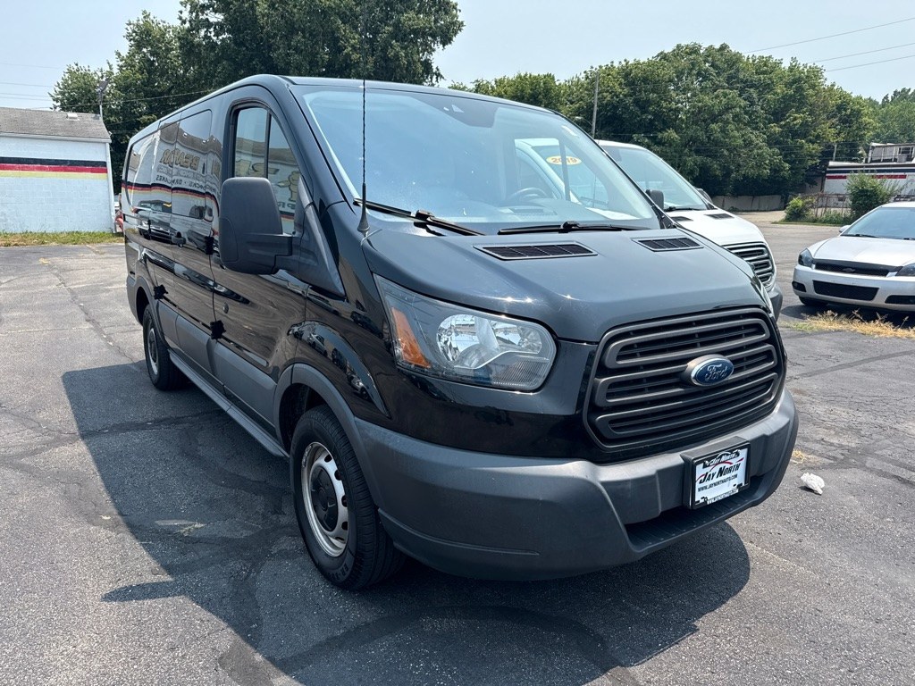 photo of 2018 FORD TRANSIT T-150