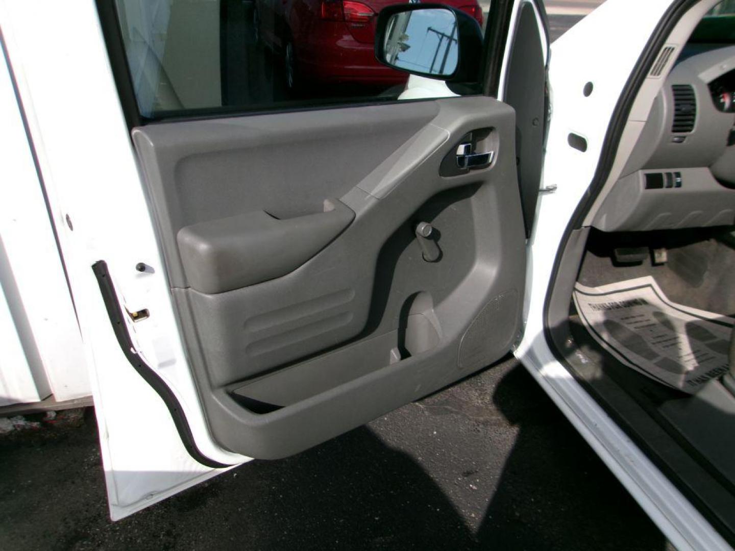 2019 WHITE NISSAN FRONTIER S (1N6BD0CT1KN) with an 2.5L engine, Automatic transmission, located at 501 E. Columbia St., Springfield, OH, 45503, (800) 262-7122, 39.925262, -83.801796 - *** New Tires *** New Brakes *** Tune Up *** Serviced and Detailed *** 2.5L RWD *** New Catalytic Converter *** Jay North Auto has offered hand picked vehicles since 1965! Our customer's enjoy a NO pressure buying experience with a small town feel. All of our vehicles get fully inspected and det - Photo#5