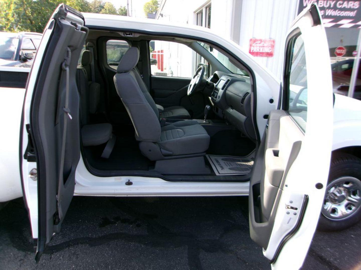 2019 WHITE NISSAN FRONTIER S (1N6BD0CT1KN) with an 2.5L engine, Automatic transmission, located at 501 E. Columbia St., Springfield, OH, 45503, (800) 262-7122, 39.925262, -83.801796 - *** New Tires *** New Brakes *** Tune Up *** Serviced and Detailed *** 2.5L RWD *** New Catalytic Converter *** Jay North Auto has offered hand picked vehicles since 1965! Our customer's enjoy a NO pressure buying experience with a small town feel. All of our vehicles get fully inspected and det - Photo#8