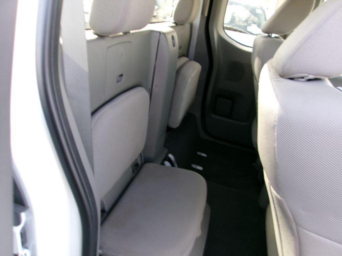 2019 WHITE NISSAN FRONTIER S (1N6BD0CT1KN) with an 2.5L engine, Automatic transmission, located at 501 E. Columbia St., Springfield, OH, 45503, (800) 262-7122, 39.925262, -83.801796 - *** New Tires *** New Brakes *** Tune Up *** Serviced and Detailed *** 2.5L RWD *** New Catalytic Converter *** Jay North Auto has offered hand picked vehicles since 1965! Our customer's enjoy a NO pressure buying experience with a small town feel. All of our vehicles get fully inspected and det - Photo#9