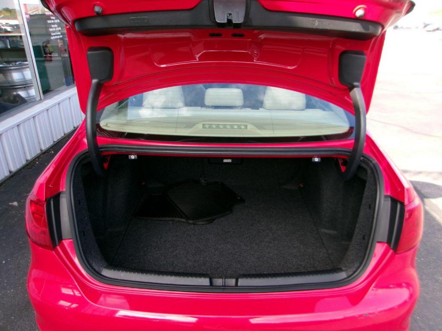 2013 RED VOLKSWAGEN JETTA SE (3VWDP7AJ9DM) with an 2.5L engine, Automatic transmission, located at 501 E. Columbia St., Springfield, OH, 45503, (800) 262-7122, 39.925262, -83.801796 - *** New Tires *** Tune Up *** New Brakes *** SE 2.5L *** Serviced and Detailed *** Leather *** Jay North Auto has offered hand picked vehicles since 1965! Our customer's enjoy a NO pressure buying experience with a small town feel. All of our vehicles get fully inspected and detailed. We are a - Photo#4