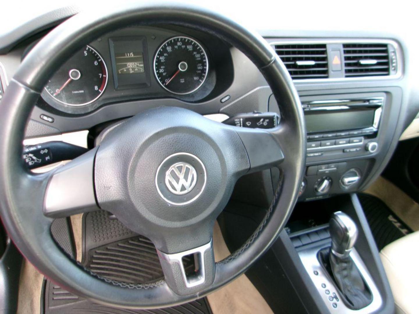 2013 RED VOLKSWAGEN JETTA SE (3VWDP7AJ9DM) with an 2.5L engine, Automatic transmission, located at 501 E. Columbia St., Springfield, OH, 45503, (800) 262-7122, 39.925262, -83.801796 - *** New Tires *** Tune Up *** New Brakes *** SE 2.5L *** Serviced and Detailed *** Leather *** Jay North Auto has offered hand picked vehicles since 1965! Our customer's enjoy a NO pressure buying experience with a small town feel. All of our vehicles get fully inspected and detailed. We are a - Photo#9