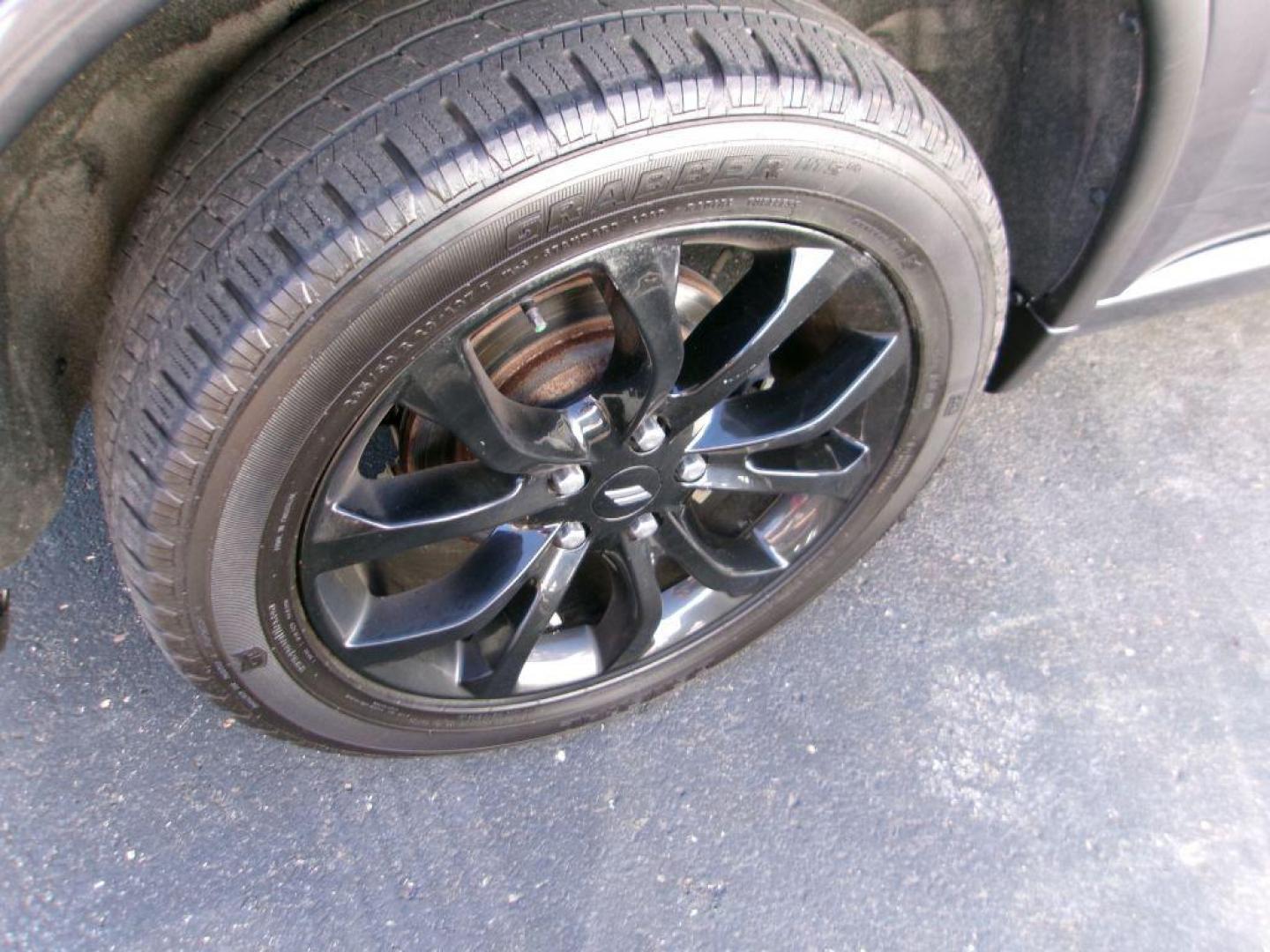 2019 GRAY DODGE DURANGO GT (1C4RDJDG0KC) with an 3.6L engine, Automatic transmission, located at 501 E. Columbia St., Springfield, OH, 45503, (800) 262-7122, 39.925262, -83.801796 - *** New Tires *** Leather *** Moonroof *** LOADED *** GT Plus Package 2BE Leather-Trimmed Bucket Seats with Suede Inserts Heated Steering Wheel Heated Front Seats - Photo#6