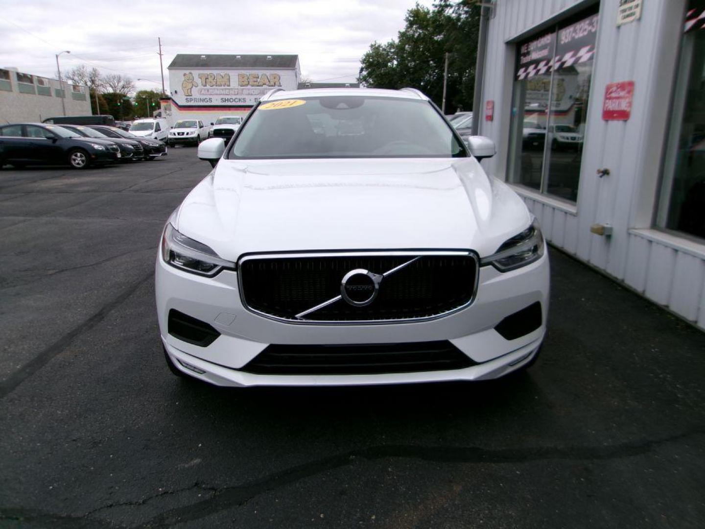 2021 WHITE VOLVO XC60 T5 MOMENTUM (YV4102RK2M1) with an 2.0L engine, Automatic transmission, located at 501 E. Columbia St., Springfield, OH, 45503, (800) 262-7122, 39.925262, -83.801796 - Photo#1