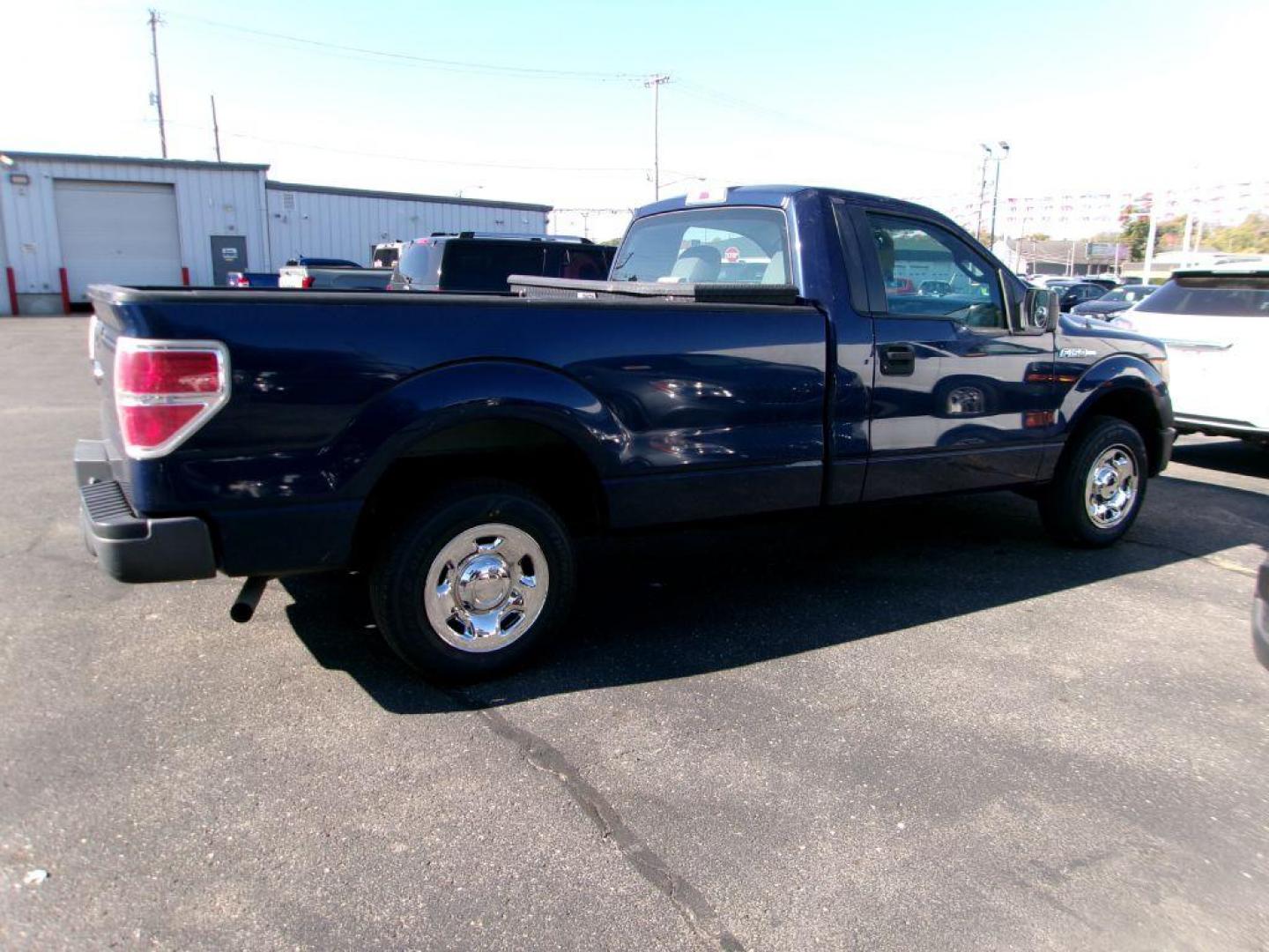 2009 BLUE FORD F150 XL (1FTPF12V09K) with an 5.4L engine, Automatic transmission, located at 501 E. Columbia St., Springfield, OH, 45503, (800) 262-7122, 39.925262, -83.801796 - *** New Tires *** New Brakes *** 5.4L *** Long Bed Work Truck *** Jay North Auto has offered hand picked vehicles since 1965! Our customer's enjoy a NO pressure buying experience with a small town feel. All of our vehicles get fully inspected and detailed. We are a preferred dealer for many loc - Photo#1