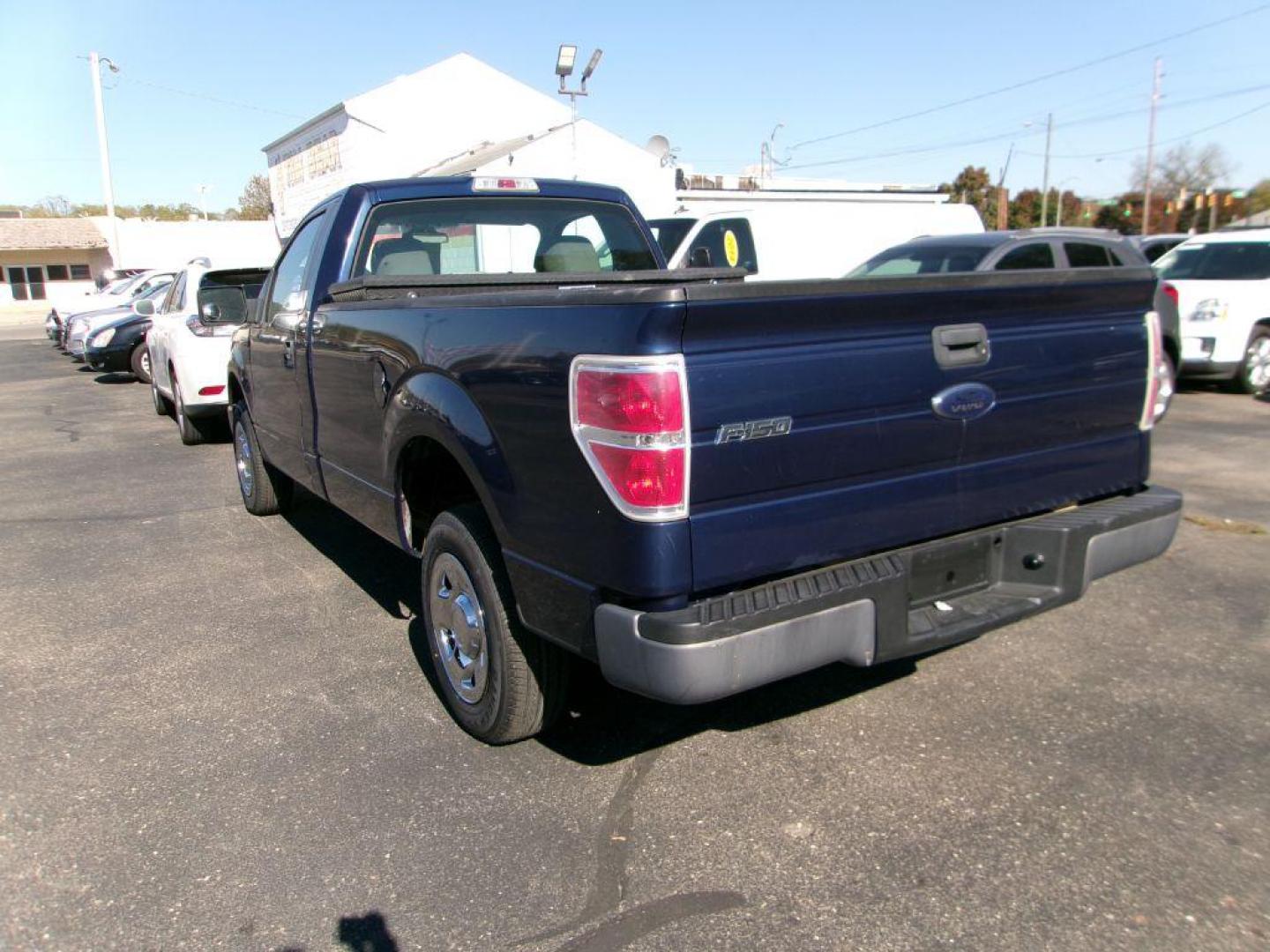 2009 BLUE FORD F150 XL (1FTPF12V09K) with an 5.4L engine, Automatic transmission, located at 501 E. Columbia St., Springfield, OH, 45503, (800) 262-7122, 39.925262, -83.801796 - *** New Tires *** New Brakes *** 5.4L *** Long Bed Work Truck *** Jay North Auto has offered hand picked vehicles since 1965! Our customer's enjoy a NO pressure buying experience with a small town feel. All of our vehicles get fully inspected and detailed. We are a preferred dealer for many loc - Photo#4