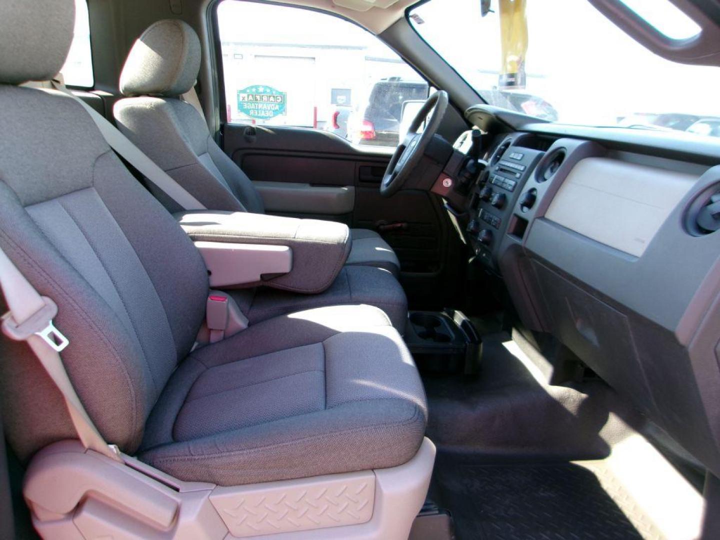 2009 BLUE FORD F150 XL (1FTPF12V09K) with an 5.4L engine, Automatic transmission, located at 501 E. Columbia St., Springfield, OH, 45503, (800) 262-7122, 39.925262, -83.801796 - *** New Tires *** New Brakes *** 5.4L *** Long Bed Work Truck *** Jay North Auto has offered hand picked vehicles since 1965! Our customer's enjoy a NO pressure buying experience with a small town feel. All of our vehicles get fully inspected and detailed. We are a preferred dealer for many loc - Photo#9