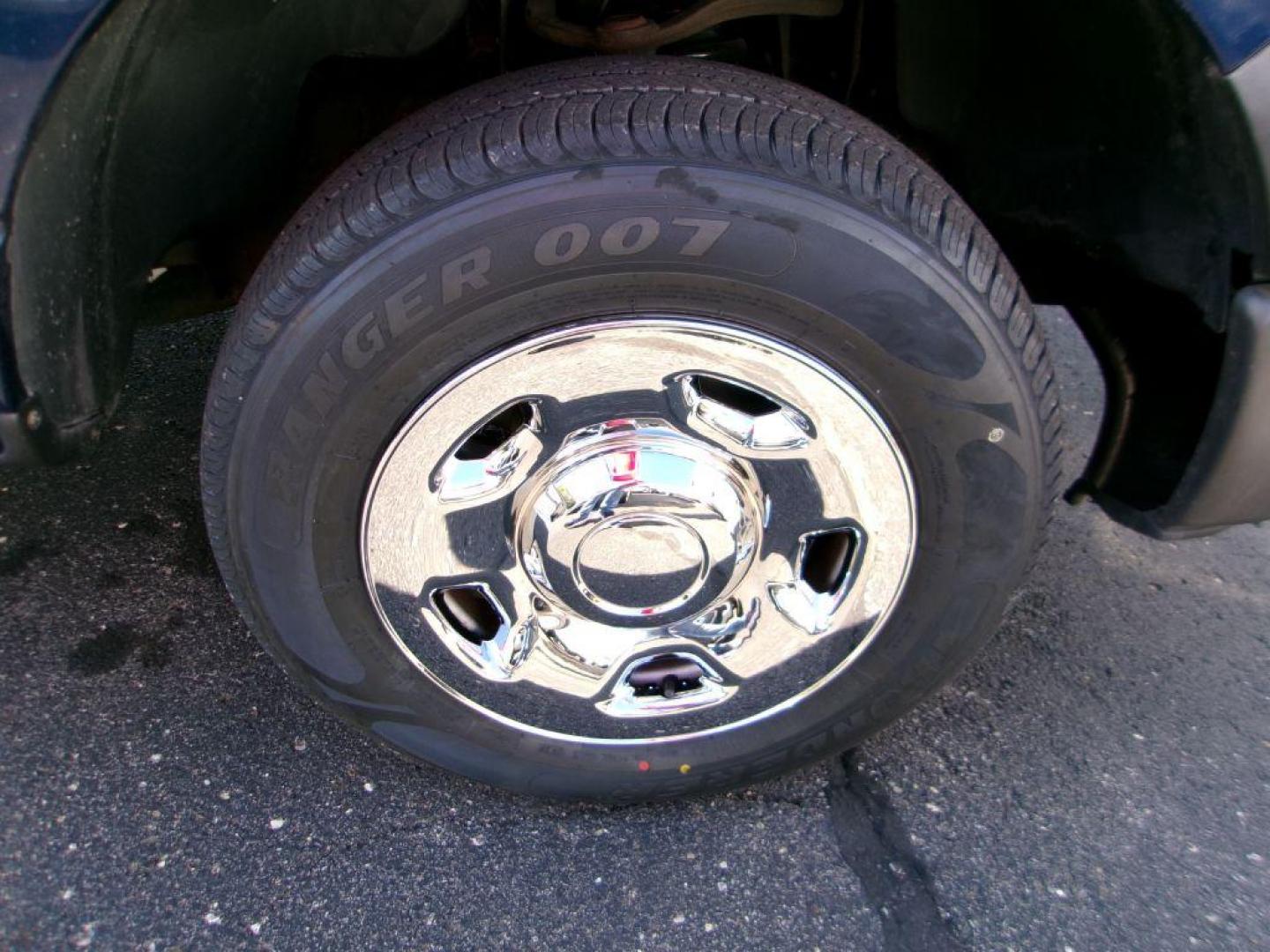 2009 BLUE FORD F150 XL (1FTPF12V09K) with an 5.4L engine, Automatic transmission, located at 501 E. Columbia St., Springfield, OH, 45503, (800) 262-7122, 39.925262, -83.801796 - *** New Tires *** New Brakes *** 5.4L *** Long Bed Work Truck *** Jay North Auto has offered hand picked vehicles since 1965! Our customer's enjoy a NO pressure buying experience with a small town feel. All of our vehicles get fully inspected and detailed. We are a preferred dealer for many loc - Photo#10