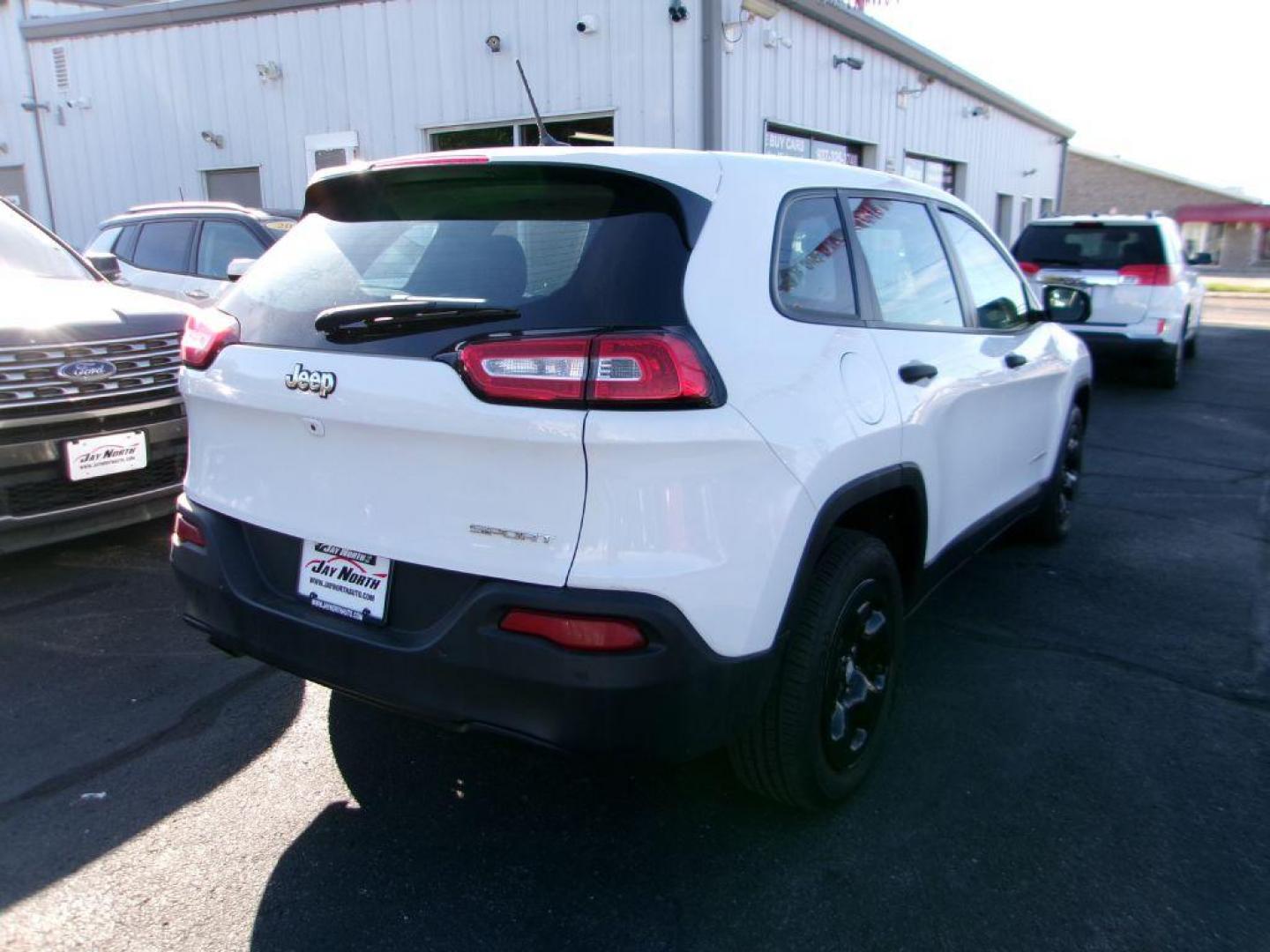 2017 WHITE JEEP CHEROKEE SPORT (1C4PJLAB4HW) with an 2.4L engine, Automatic transmission, located at 501 E. Columbia St., Springfield, OH, 45503, (800) 262-7122, 39.925262, -83.801796 - Photo#3