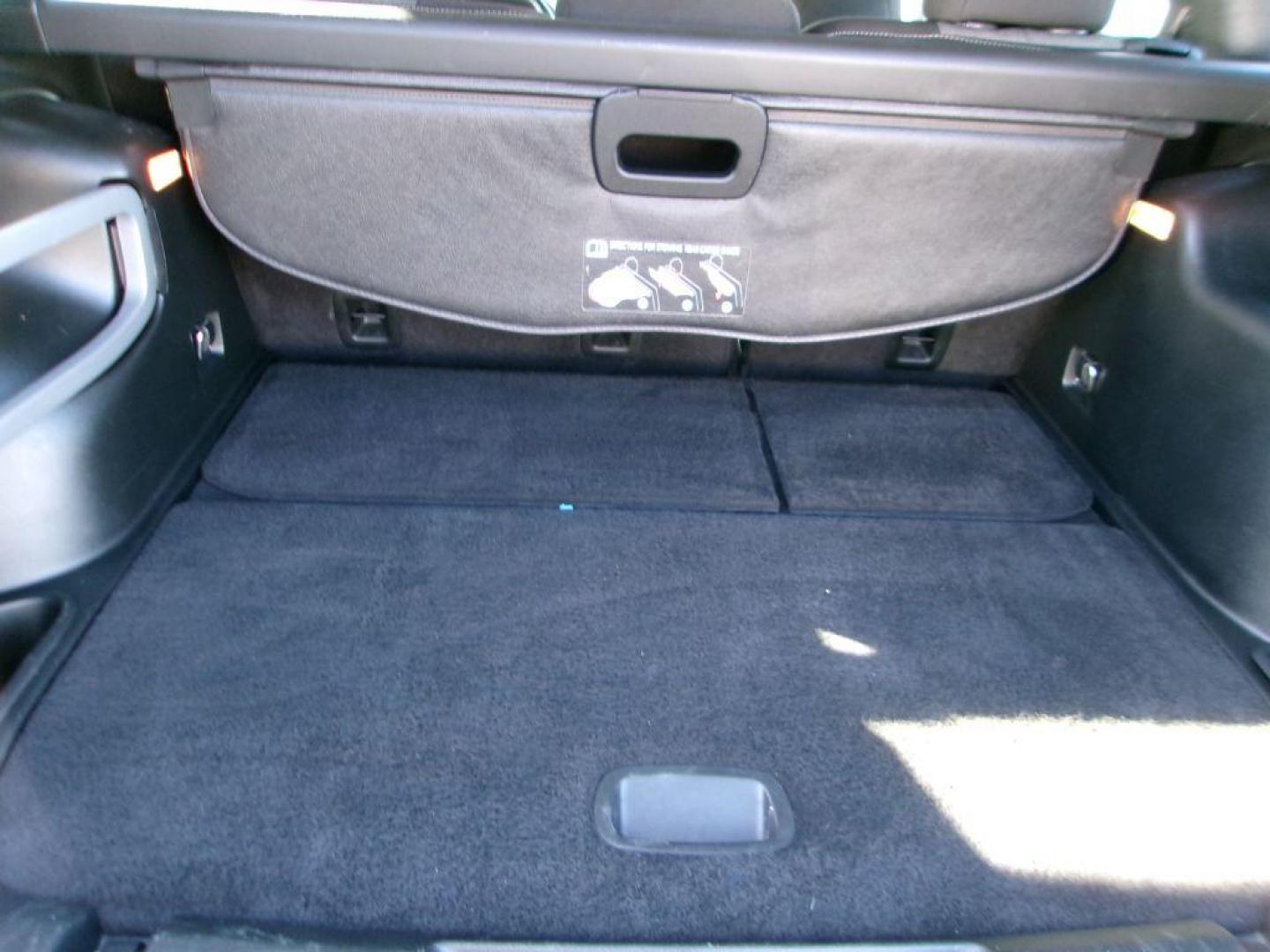 2017 WHITE JEEP CHEROKEE SPORT (1C4PJLAB4HW) with an 2.4L engine, Automatic transmission, located at 501 E. Columbia St., Springfield, OH, 45503, (800) 262-7122, 39.925262, -83.801796 - Photo#12