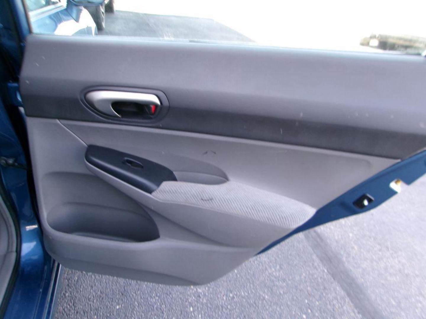 2011 BLUE HONDA CIVIC LX (19XFA1F51BE) with an 1.8L engine, Automatic transmission, located at 501 E. Columbia St., Springfield, OH, 45503, (800) 262-7122, 39.925262, -83.801796 - Photo#13