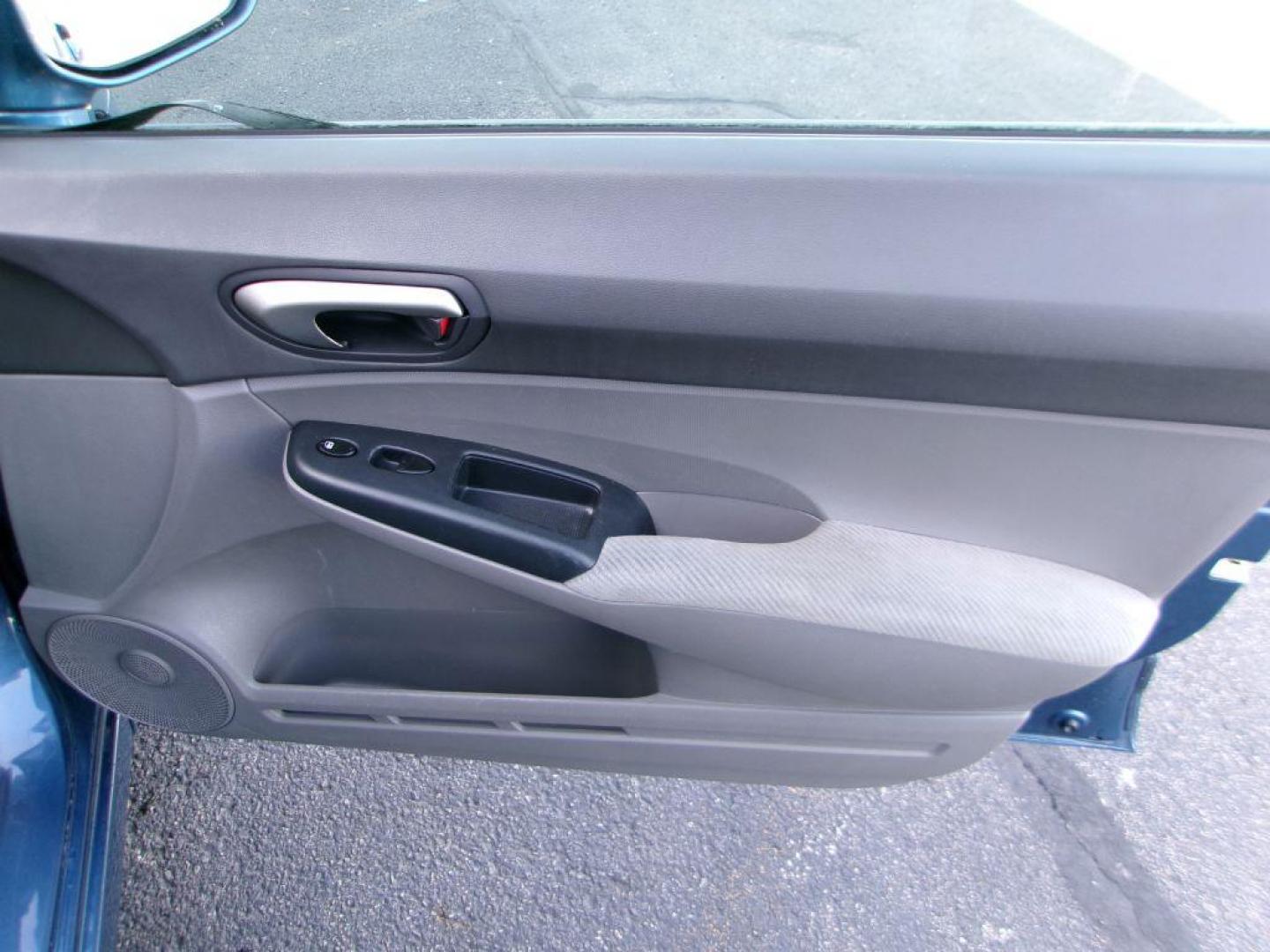 2011 BLUE HONDA CIVIC LX (19XFA1F51BE) with an 1.8L engine, Automatic transmission, located at 501 E. Columbia St., Springfield, OH, 45503, (800) 262-7122, 39.925262, -83.801796 - Photo#15