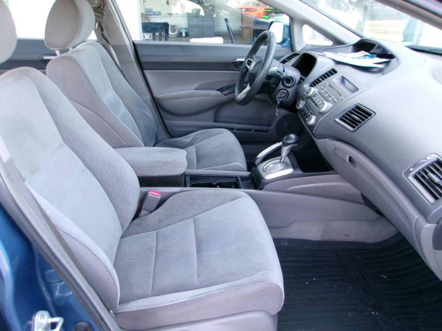 2011 BLUE HONDA CIVIC LX (19XFA1F51BE) with an 1.8L engine, Automatic transmission, located at 501 E. Columbia St., Springfield, OH, 45503, (800) 262-7122, 39.925262, -83.801796 - Photo#16