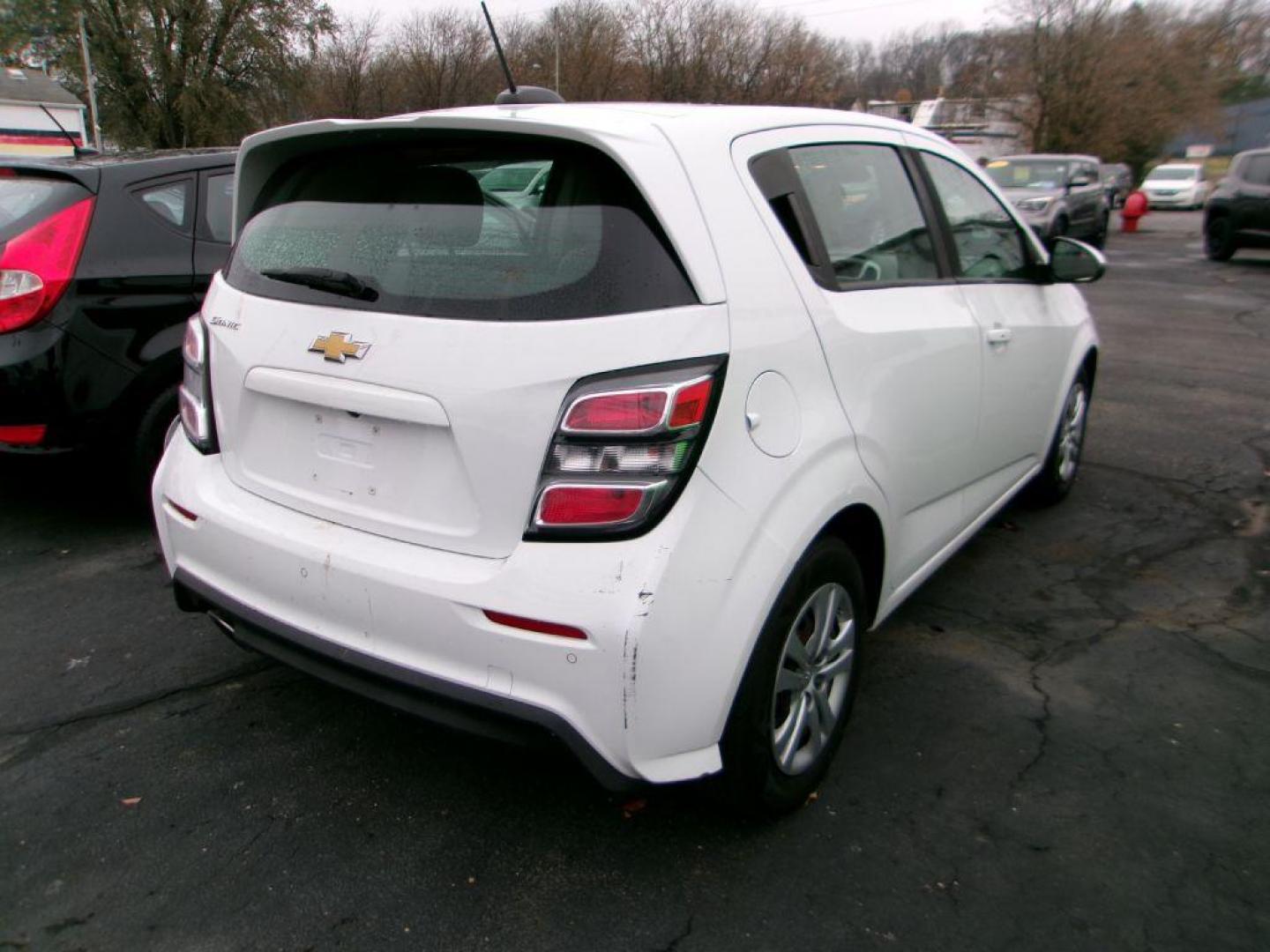 2020 WHITE CHEVROLET SONIC LT (1G1JG6SB7L4) with an 1.4L engine, Automatic transmission, located at 501 E. Columbia St., Springfield, OH, 45503, (800) 262-7122, 39.925262, -83.801796 - Jay North Auto has offered hand picked vehicles since 1965! Our customer's enjoy a NO pressure buying experience with a small town feel. We are a preferred dealer for many local credit unions and lenders. Bad credit? No Credit/First time buyer? Open or closed BANKRUPTCY 7 or 13? We Can Help Apply - Photo#2