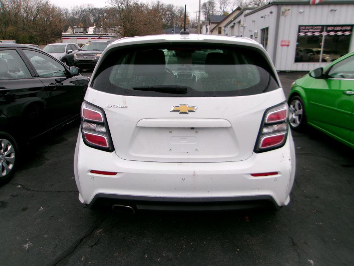 2020 WHITE CHEVROLET SONIC LT (1G1JG6SB7L4) with an 1.4L engine, Automatic transmission, located at 501 E. Columbia St., Springfield, OH, 45503, (800) 262-7122, 39.925262, -83.801796 - Jay North Auto has offered hand picked vehicles since 1965! Our customer's enjoy a NO pressure buying experience with a small town feel. We are a preferred dealer for many local credit unions and lenders. Bad credit? No Credit/First time buyer? Open or closed BANKRUPTCY 7 or 13? We Can Help Apply - Photo#3