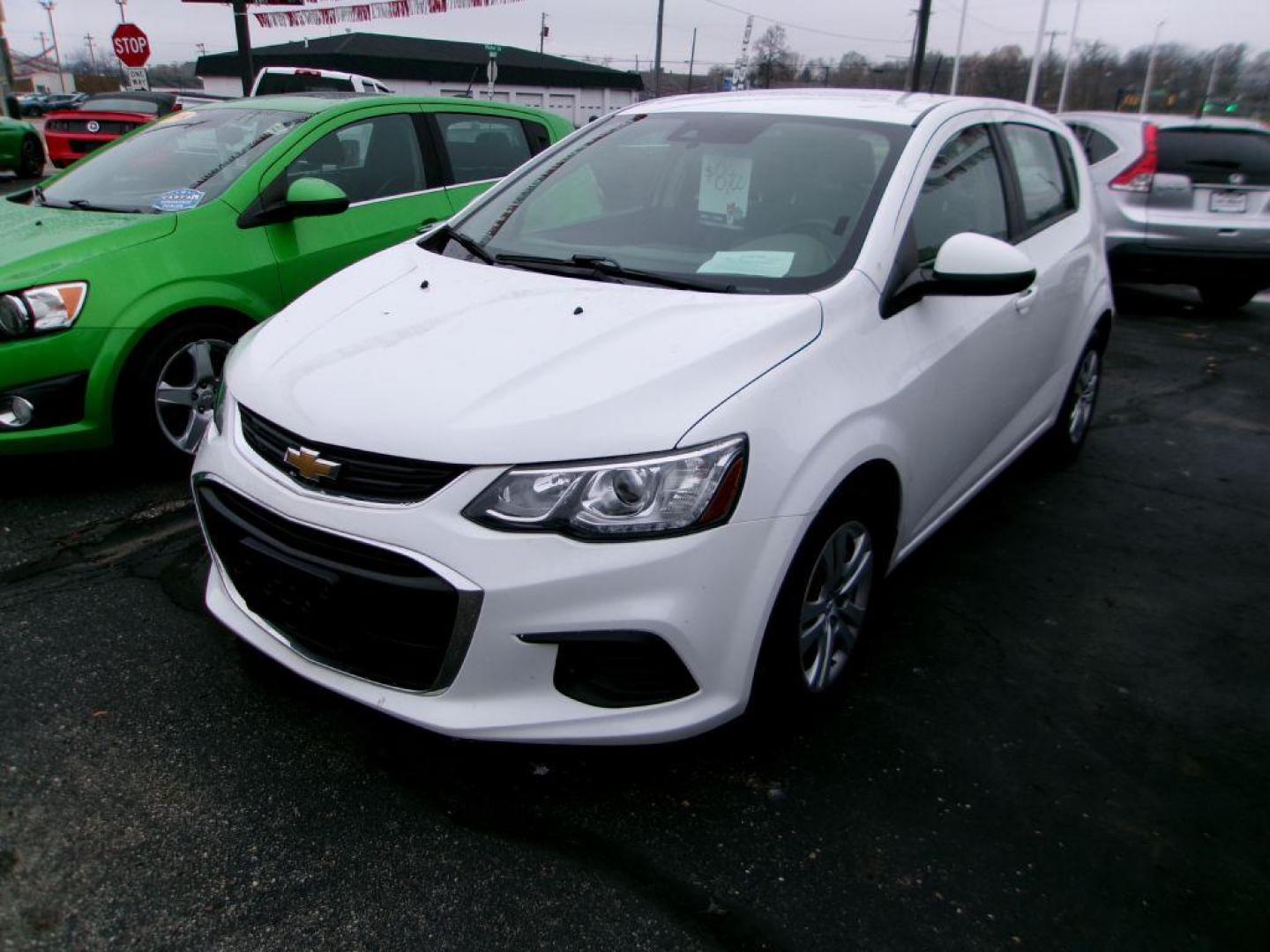 2020 WHITE CHEVROLET SONIC LT (1G1JG6SB7L4) with an 1.4L engine, Automatic transmission, located at 501 E. Columbia St., Springfield, OH, 45503, (800) 262-7122, 39.925262, -83.801796 - Jay North Auto has offered hand picked vehicles since 1965! Our customer's enjoy a NO pressure buying experience with a small town feel. We are a preferred dealer for many local credit unions and lenders. Bad credit? No Credit/First time buyer? Open or closed BANKRUPTCY 7 or 13? We Can Help Apply - Photo#5