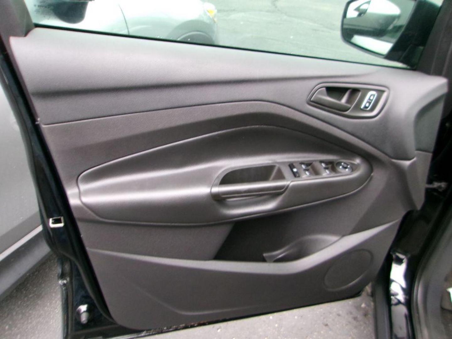 2016 BLACK FORD ESCAPE S (1FMCU0F7XGU) with an 2.5L engine, Automatic transmission, located at 501 E. Columbia St., Springfield, OH, 45503, (800) 262-7122, 39.925262, -83.801796 - ***Clean Carfax***S***New Front Brakes***New Wipers***New Air Filter and Cabin Filter***Detailed and Ready To Go*** Jay North Auto has offered hand picked vehicles since 1965! Our customer's enjoy a NO pressure buying experience with a small town feel. All of our vehicles get fully inspected a - Photo#5