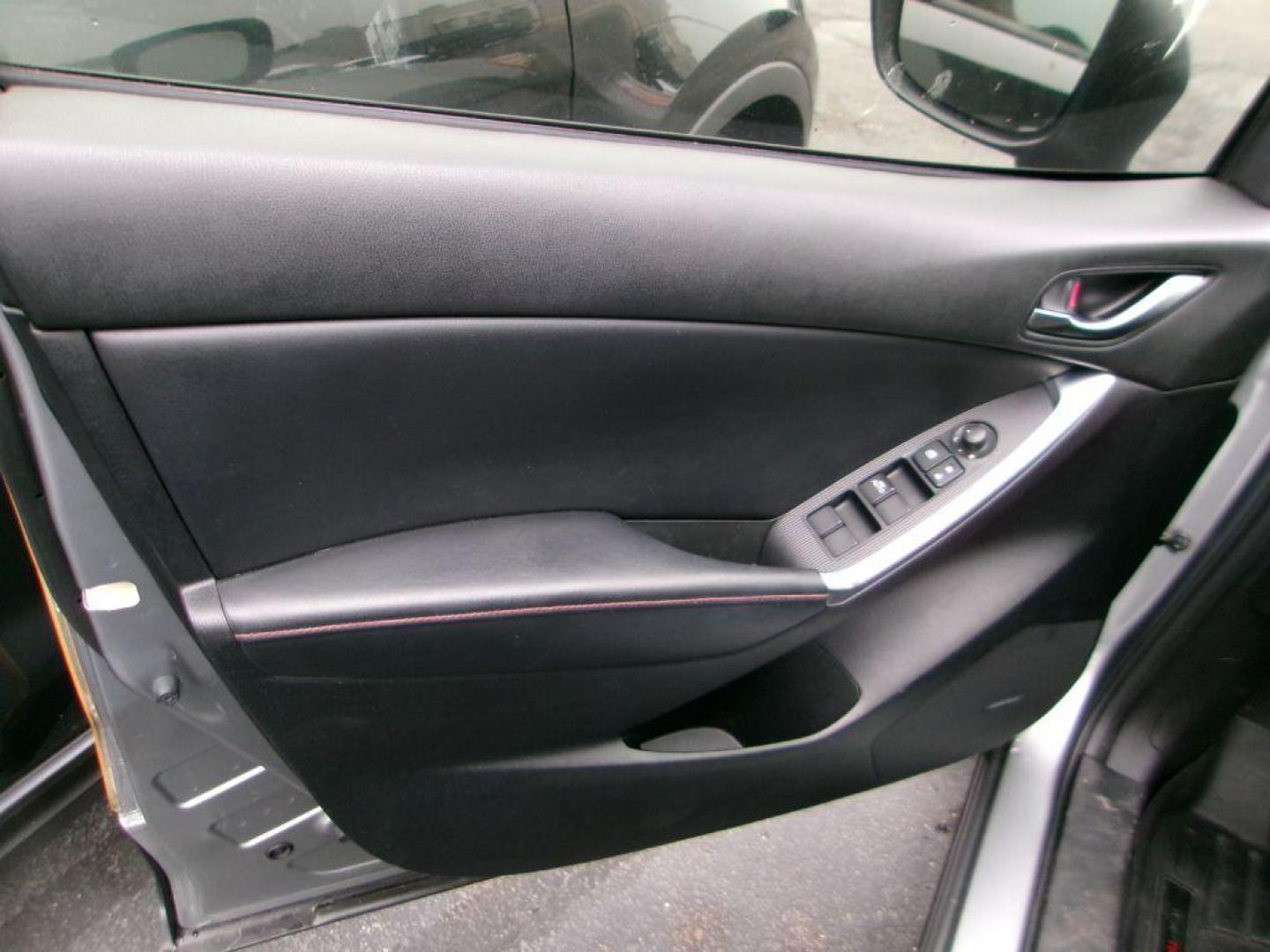 2014 SILVER MAZDA CX-5 GRAND TOURING (JM3KE4DY2E0) with an 2.5L engine, Automatic transmission, located at 501 E. Columbia St., Springfield, OH, 45503, (800) 262-7122, 39.925262, -83.801796 - ***1-Owner***Clean Carfax***New Front Brake Pads and Rotors***New Battery***New Spark Plugs***New Cabin Filter***AWD***Grand Touring***Detailed and Ready To Go*** Jay North Auto has offered hand picked vehicles since 1965! Our customer's enjoy a NO pressure buying experience with a small town - Photo#6